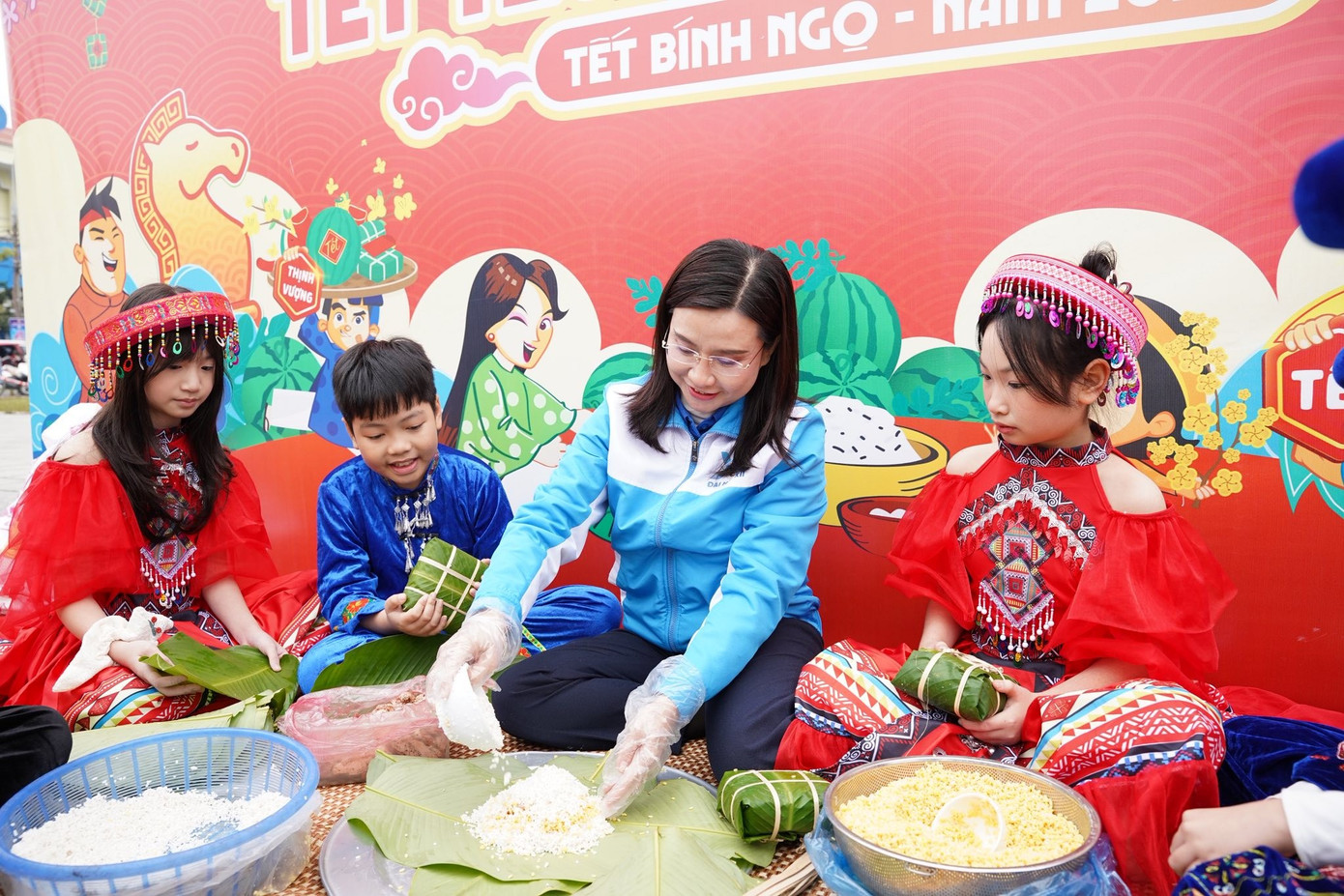 Mang Xuân sẻ chia - Tết yêu thương đến với thiếu nhi vùng cao Tuyên Quang - ảnh 4