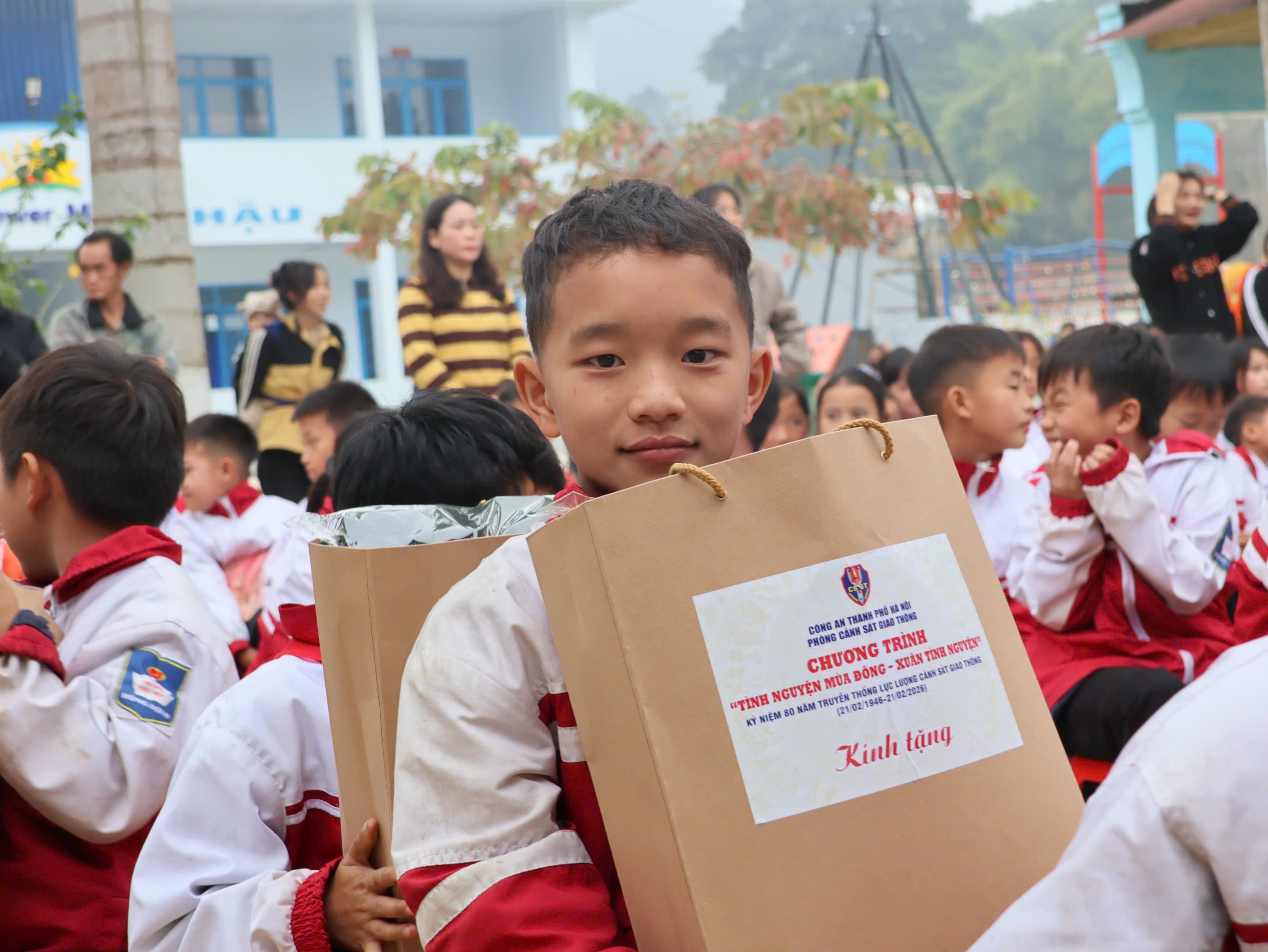 Phòng CSGT Hà Nội tổ chức hoạt động về nguồn, giáo dục truyền thống kỷ niệm 80 năm Ngày truyền thống - ảnh 5