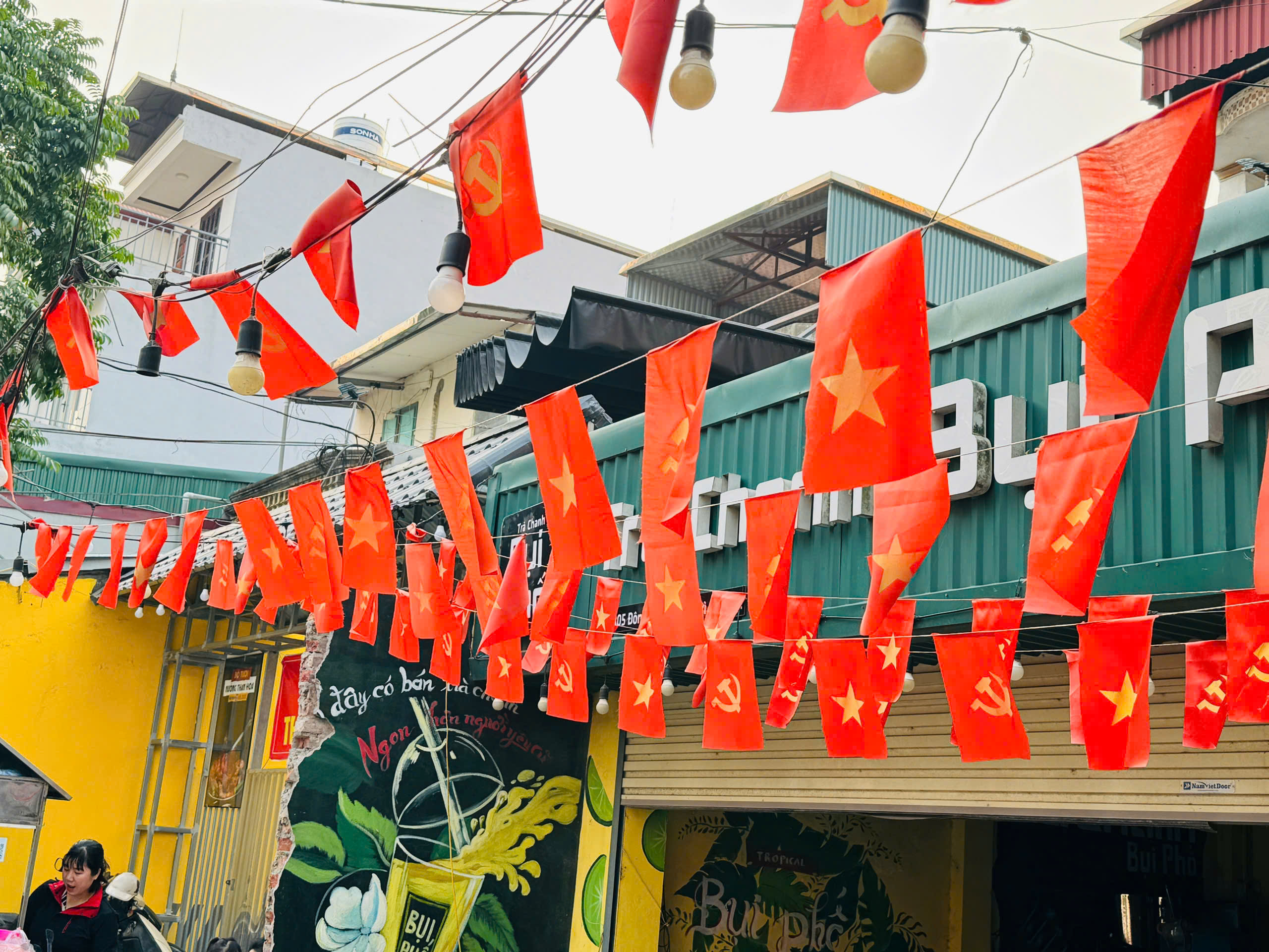 Xã Nam Phù rực rỡ cờ hoa chào mừng 96 năm ngày Thành lập Đảng và đón Xuân Bính Ngọ 2026 - ảnh 4