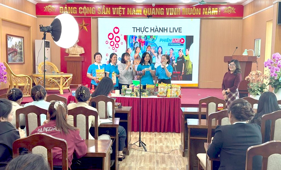 Xã Đại Thanh thúc đẩy thương mại điện tử, mở rộng thị trường cho hộ kinh doanh - ảnh 4