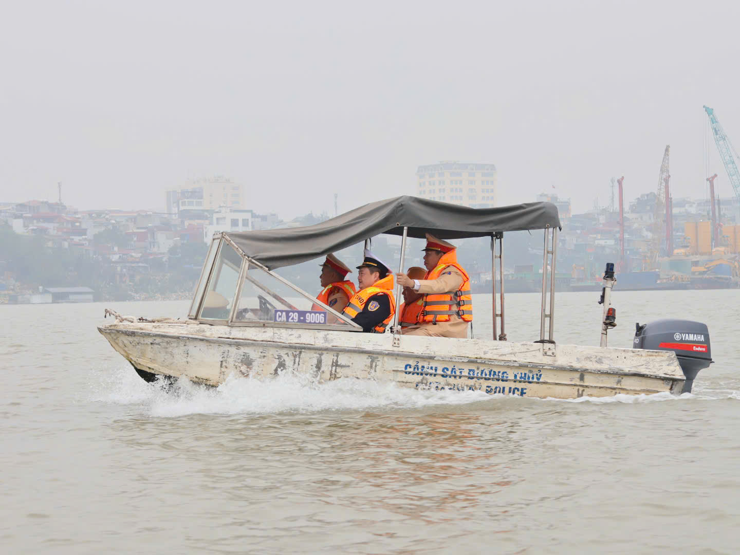 Hà Nội: Giữ mạch giao thông đường thủy trong cao điểm thi công các cầu vượt sông Hồng - ảnh 3