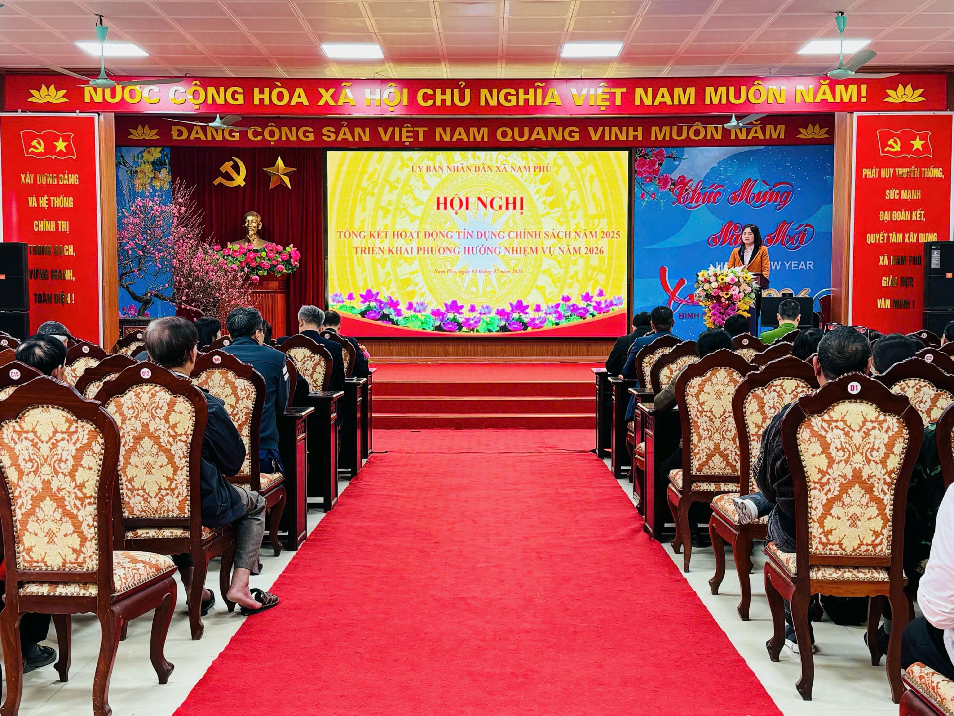 Xã Nam Phù khen thưởng 13 tập thể, cá nhân tiêu biểu trong công tác tín dụng chính sách xã hội - ảnh 1