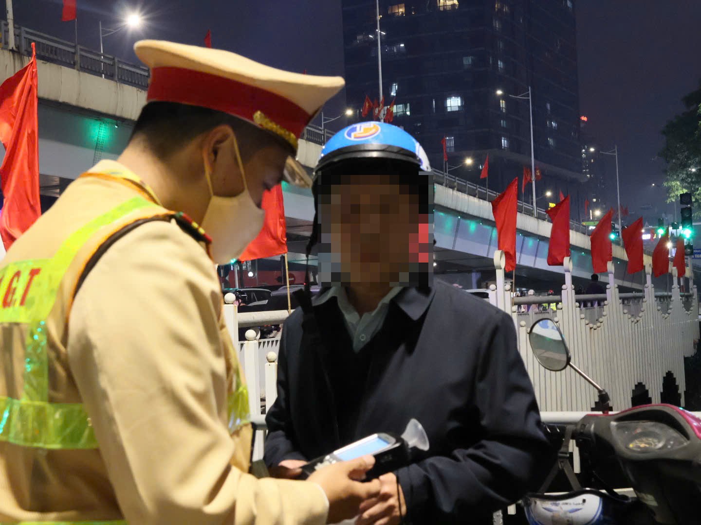 Hà Nội: Xử lý 162 trường hợp vi phạm nồng độ cồn ngày giáp Tết - ảnh 3