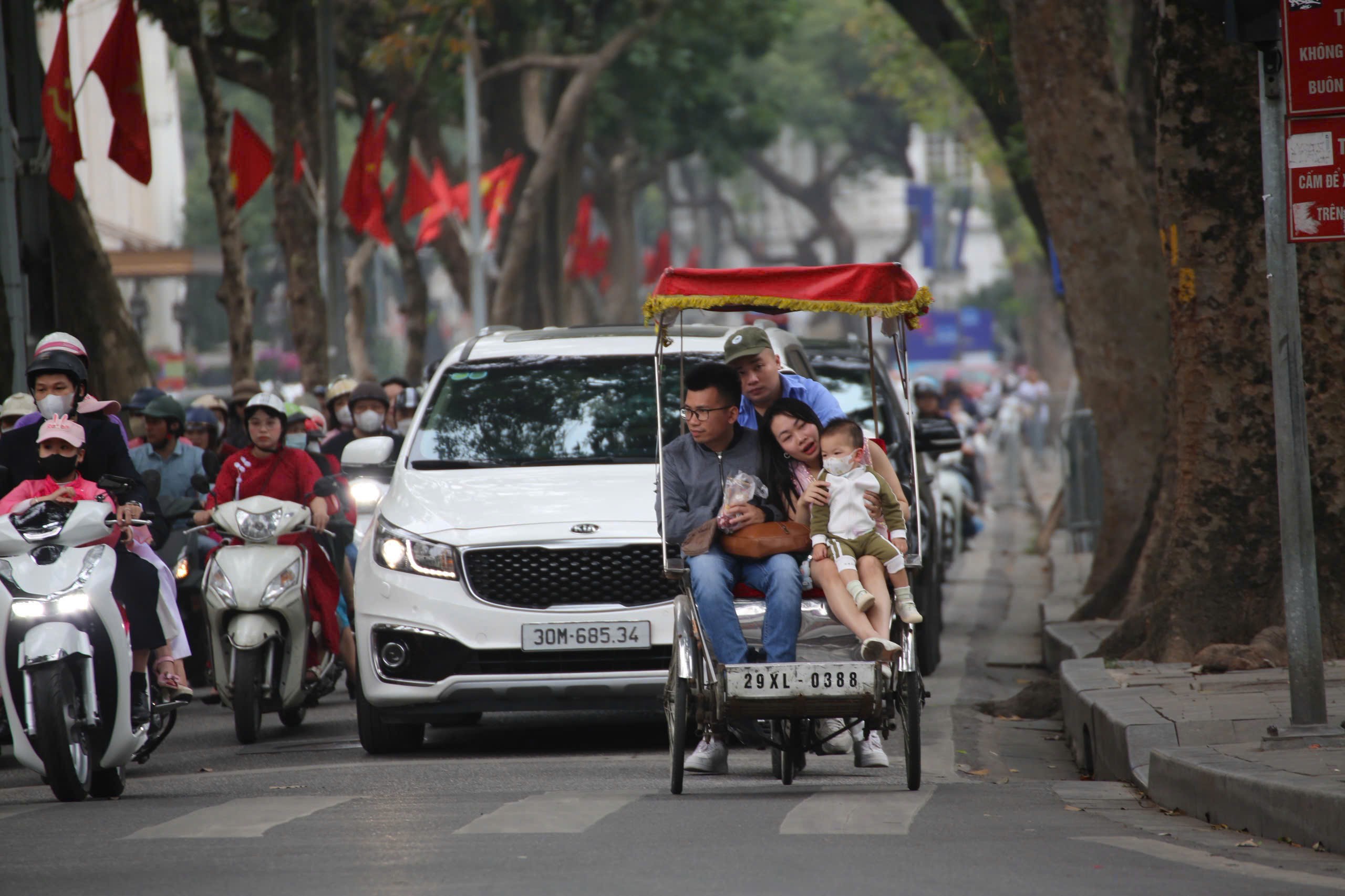 “Xuyên Tết” vì Thủ đô bình yên - ảnh 2