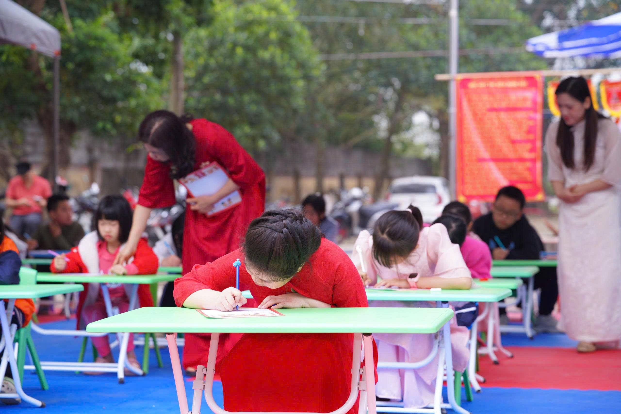 Rộn ràng Lễ khai bút đầu Xuân Bính Ngọ 2026 tại đình làng Đại Lan - ảnh 8