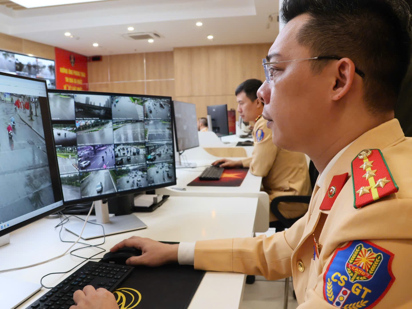 Giao thông Hà Nội ngày cuối kỳ nghỉ Tết: Cửa ngõ tăng lưu lượng, nội thành thông thoáng - ảnh 5