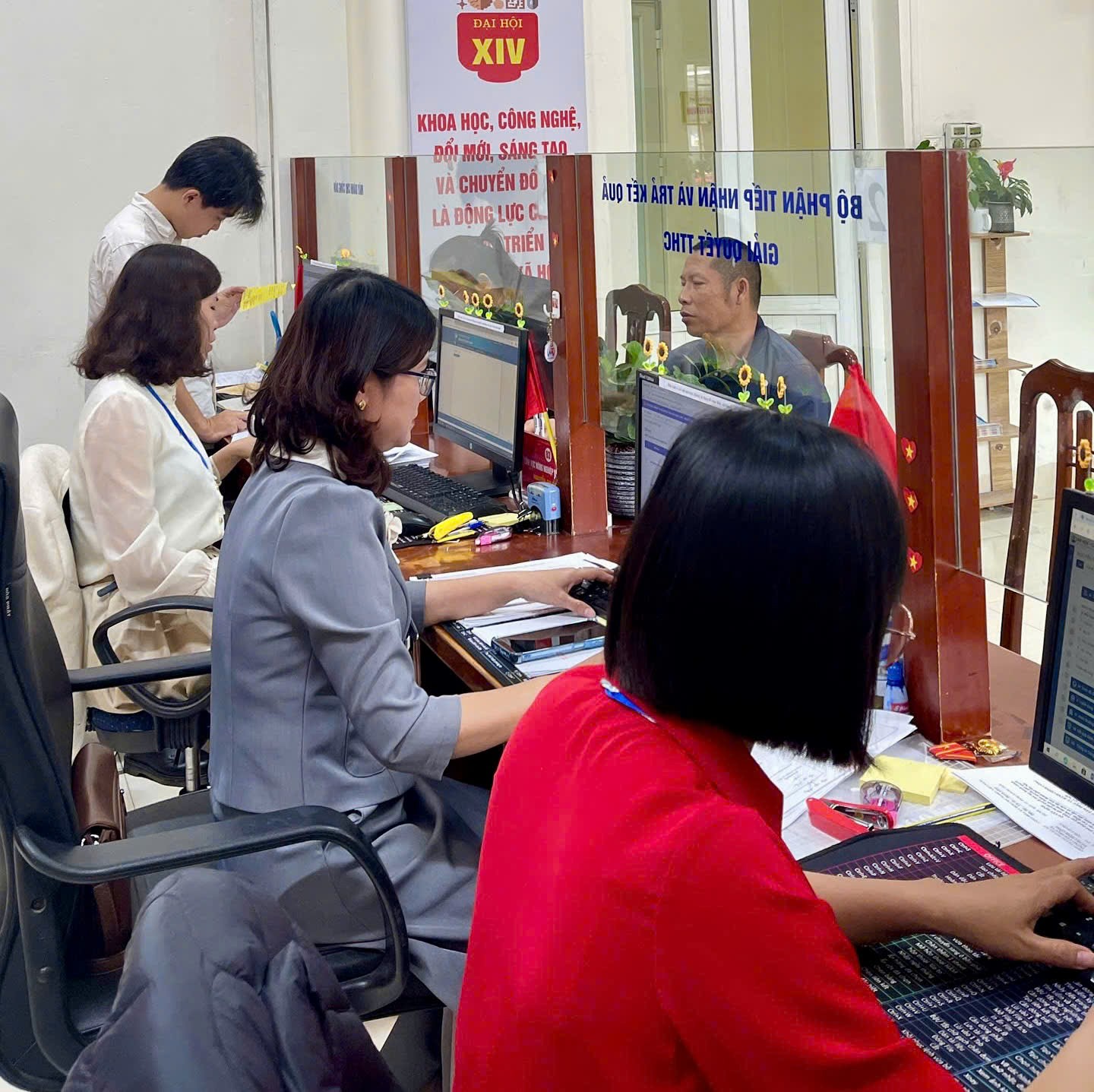 Xã Nam Phù gặp mặt đầu Xuân, triển khai nhiệm vụ trọng tâm năm 2026  - ảnh 7