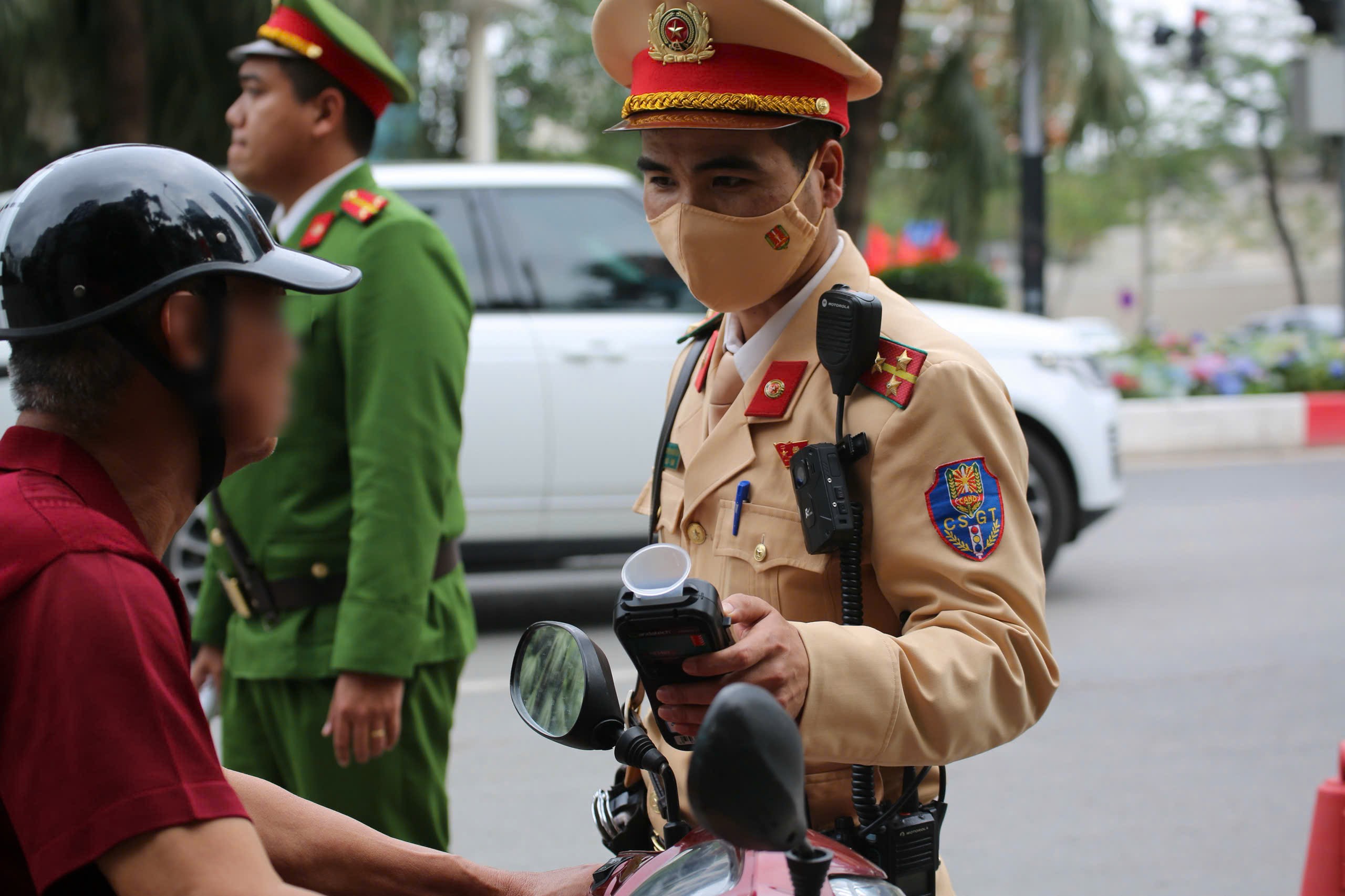 Hà Nội: Không lơi lỏng trong kiểm soát nồng độ cồn sau Tết - ảnh 2