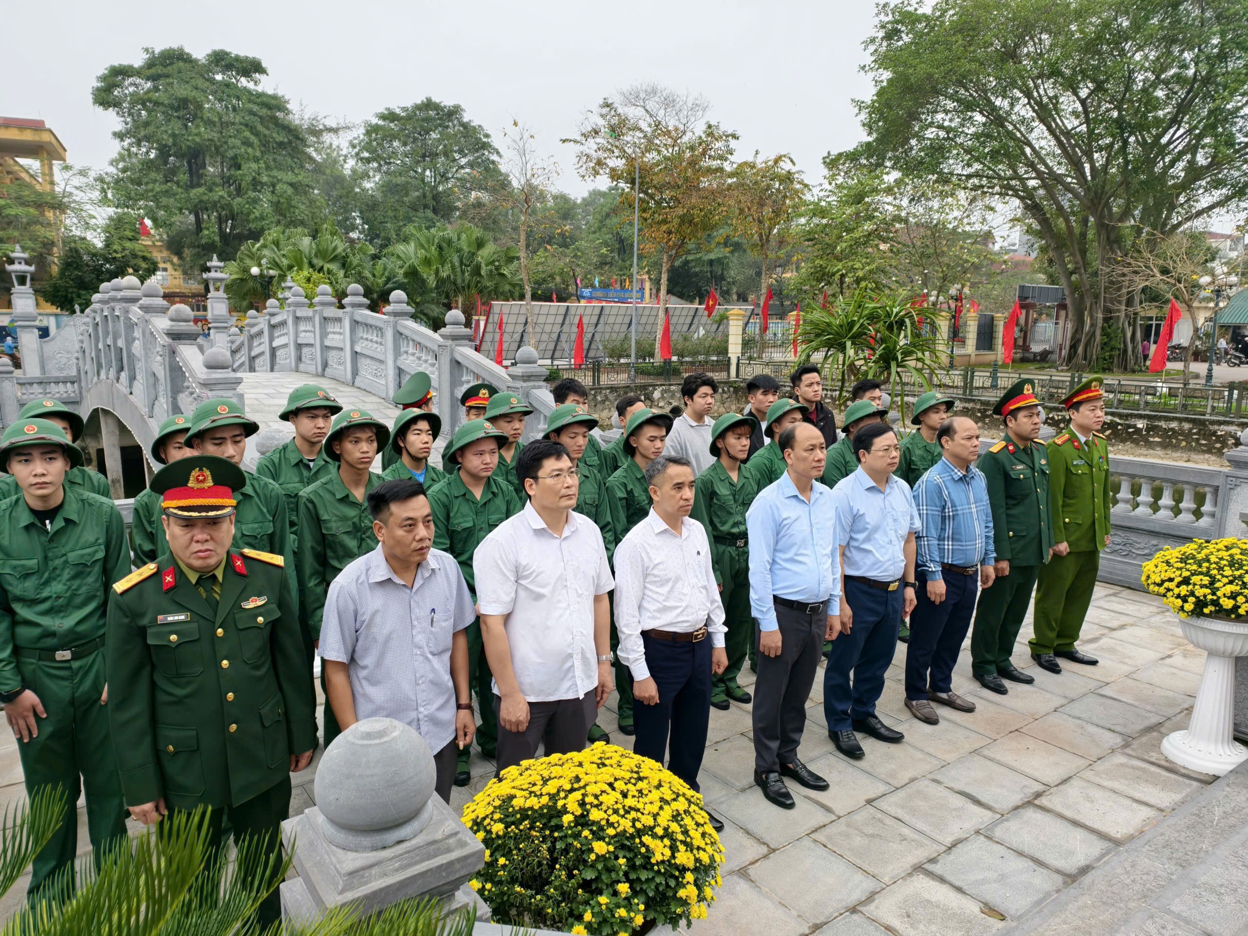 Xã Nam Phù: Nhiều hoạt động bồi dưỡng lý tưởng cách mạng cho thanh niên chuẩn bị lên đường nhập ngũ - ảnh 2