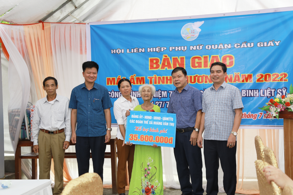 Trao tặng mái ấm tình thương cho mẹ liệt sỹ 82 tuổi - ảnh 7