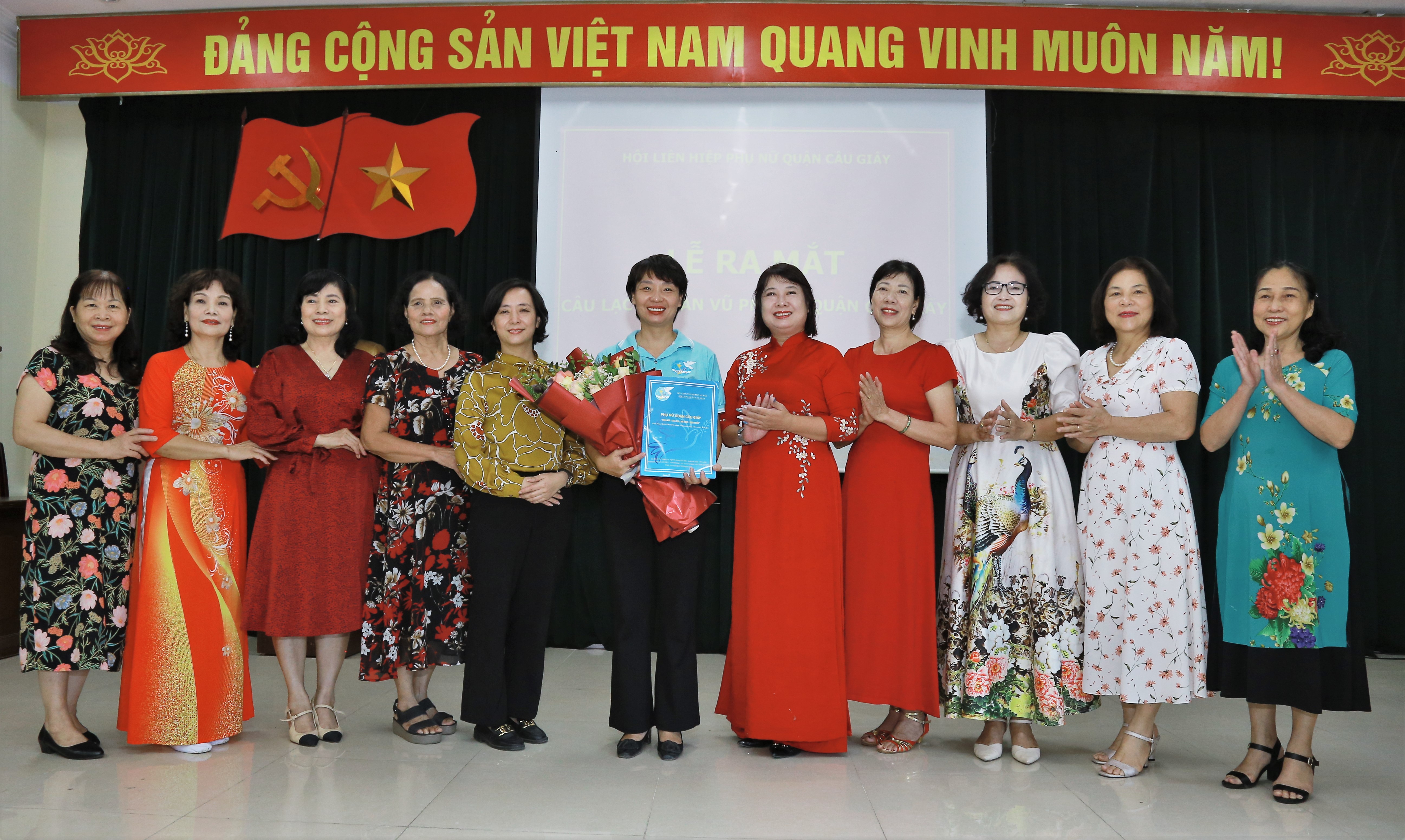 Ra mắt Câu lạc bộ Dân vũ phụ nữ quận Cầu Giấy - ảnh 2