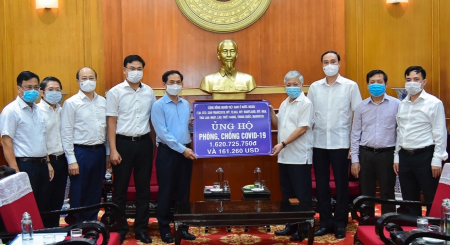 Đổi mới phương thức lãnh đạo của Đảng đối với các hội đoàn người Việt Nam ở nước ngoài - ảnh 6