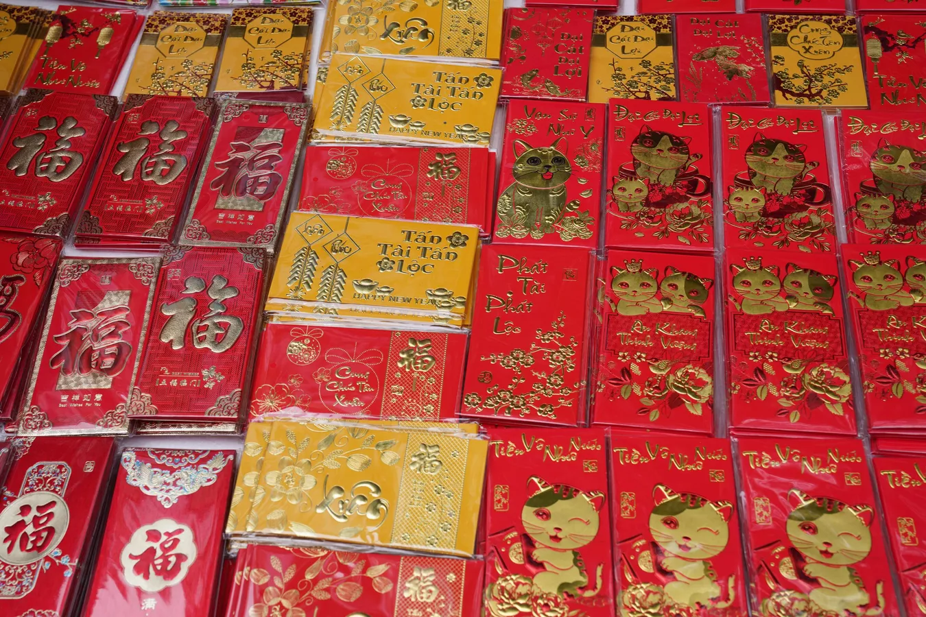 Hàng Mã rực sắc đỏ đón Tết Quý Mão - ảnh 7