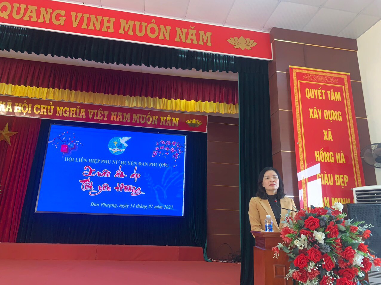 Hội LHPN huyện Đan Phượng tặng quà Tết cho phụ nữ khó khăn trên địa bàn - ảnh 1