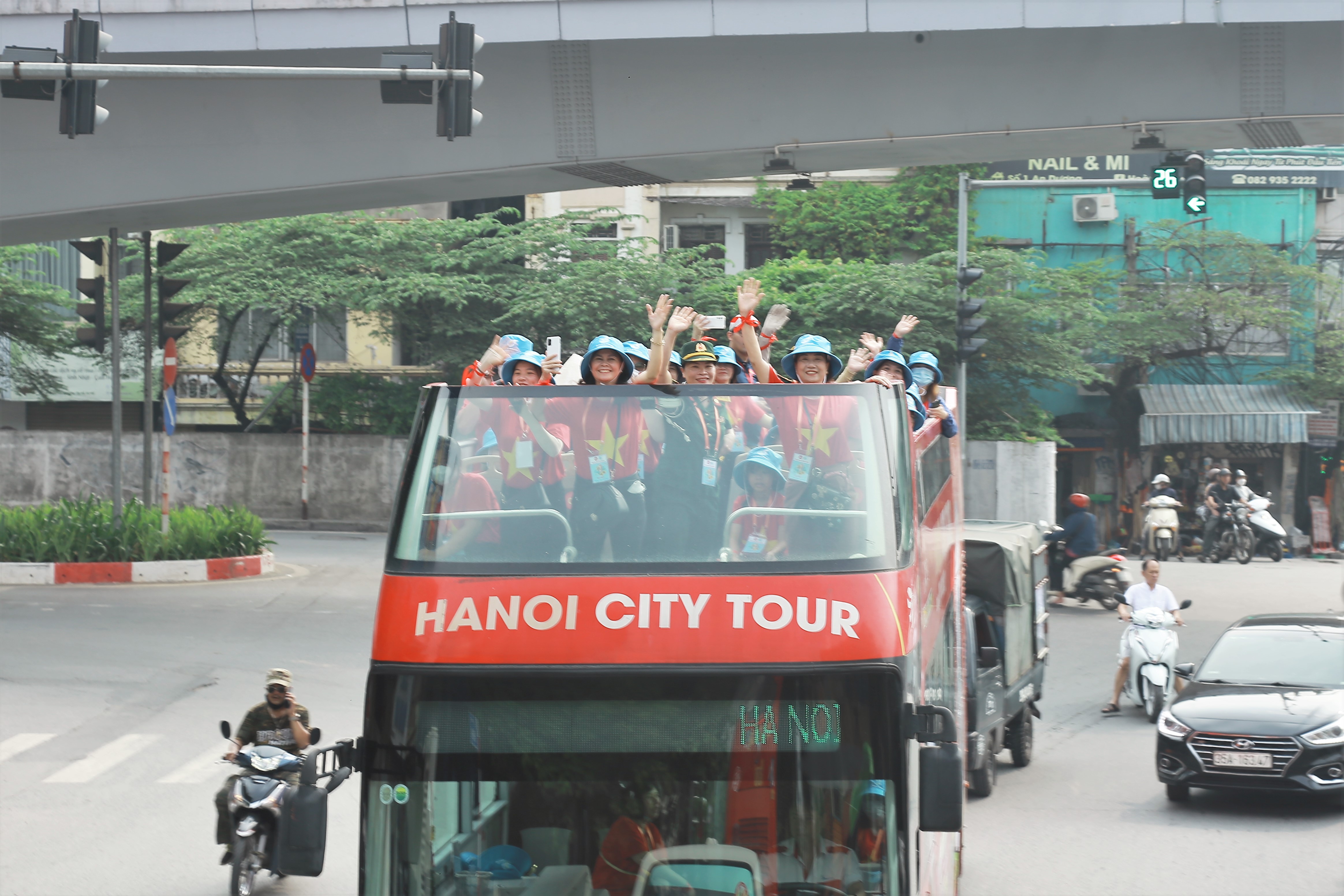 Trại hè “Hoa hướng dương”: Những chuyến xe chở đầy tiếng cười - ảnh 6