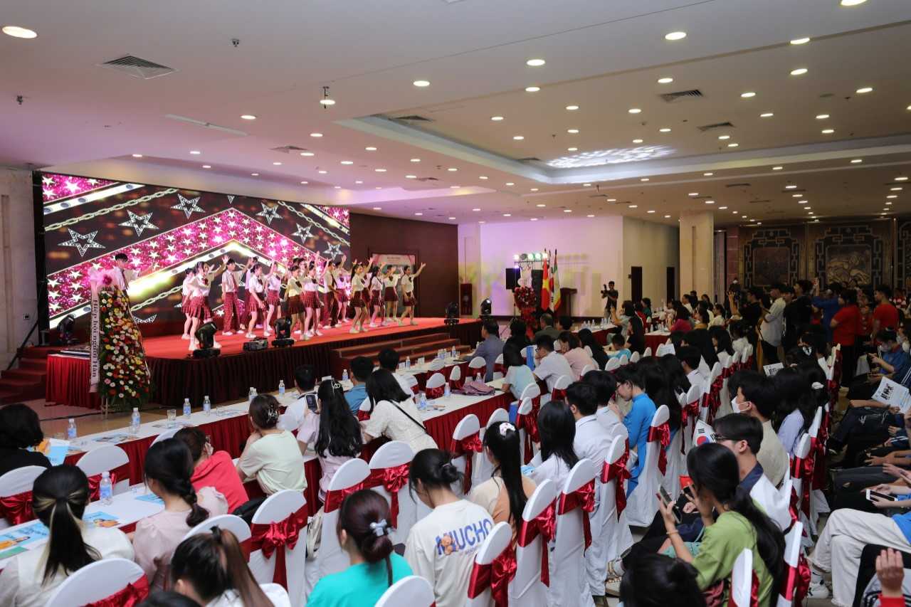 Giao lưu văn hóa nghệ thuật Việt Nam-Hàn Quốc - ảnh 1