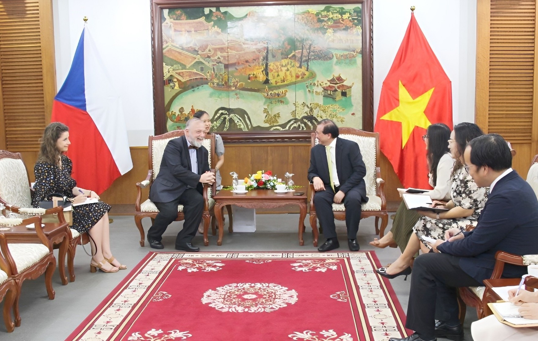 Thúc đẩy hợp tác Việt Nam - Cộng hoà Séc thông qua cầu nối văn hoá - ảnh 1