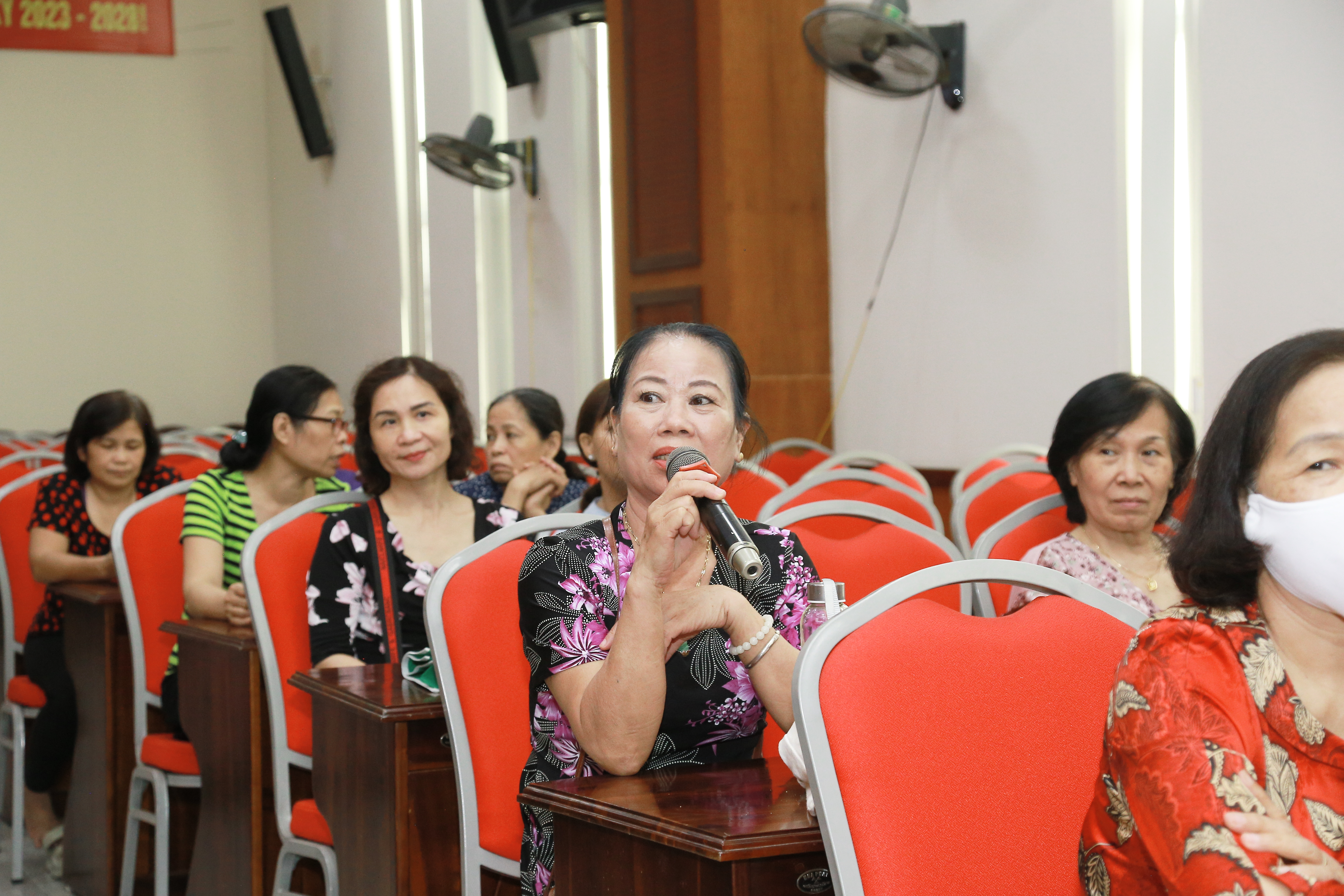 Nâng cao kiến thức cho phụ nữ về chăm sóc bảo vệ sức khoẻ răng miệng cho gia đình - ảnh 2