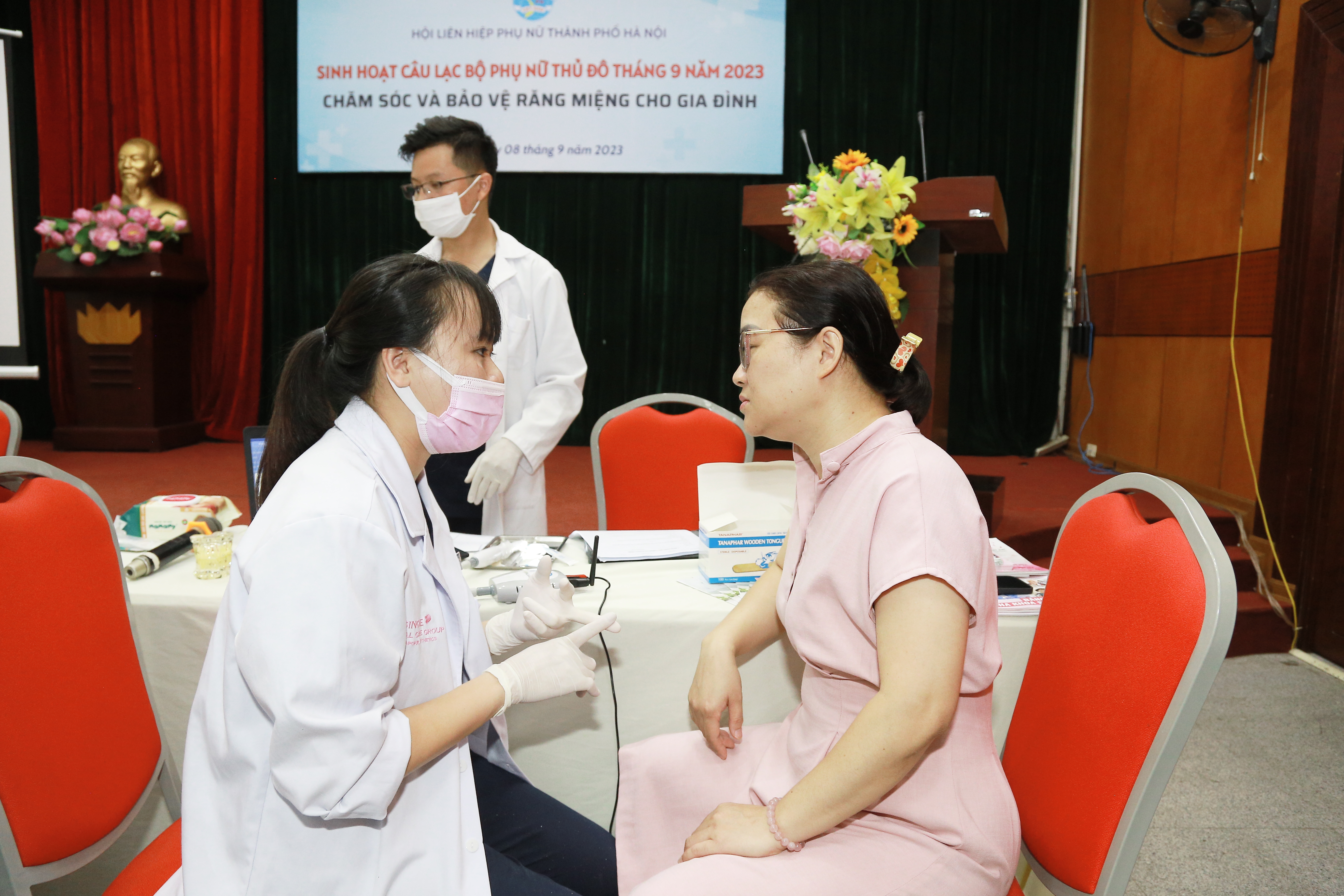 Nâng cao kiến thức cho phụ nữ về chăm sóc bảo vệ sức khoẻ răng miệng cho gia đình - ảnh 5