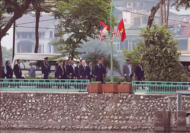 Tổng thống Hoa Kỳ Joe Biden rời Hà Nội, kết thúc tốt đẹp chuyến thăm cấp Nhà nước tới Việt Nam - ảnh 1