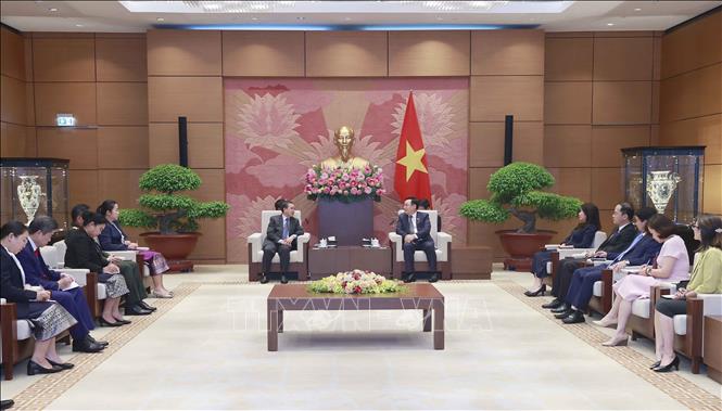 Chủ tịch Quốc hội Vương Đình Huệ tiếp Đại sứ Lào đến chào từ biệt - Ảnh 2. Chủ tịch Quốc hội Vương Đình Huệ tiếp Đại sứ Lào đến chào từ biệt - Ảnh 2.