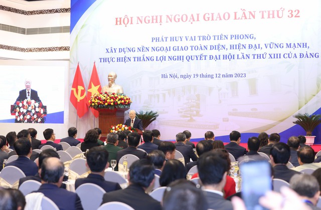 Ngoại giao phải kết hợp nhuần nhuyễn sức mạnh của dân tộc với sức mạnh thời đại- Ảnh 2. Ngoại giao phải kết hợp nhuần nhuyễn sức mạnh của dân tộc với sức mạnh thời đại- Ảnh 2.