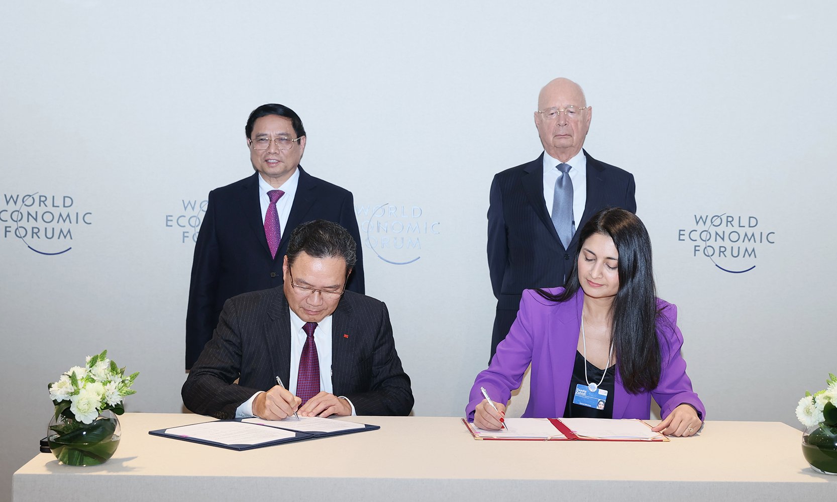 Thủ tướng gặp lãnh đạo Hàn Quốc, Ukraine, Bỉ và Chủ tịch WEF- Ảnh 4.