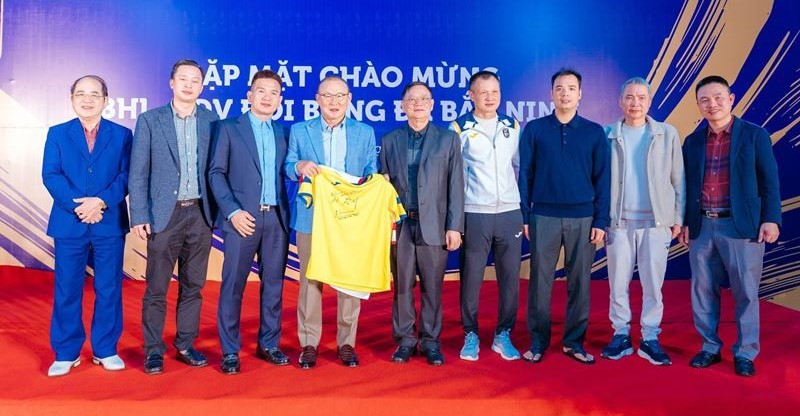 HLV Park Hang-seo chính thức trở lại làm việc với bóng đá Việt Nam - ảnh 1