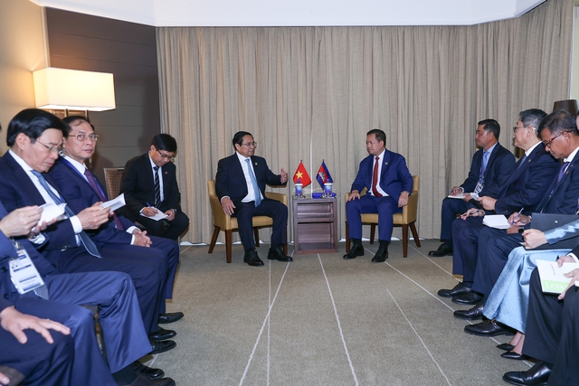 Thủ tướng Phạm Minh Chính gặp Thủ tướng Campuchia Hun Manet- Ảnh 3. Thủ tướng Phạm Minh Chính gặp Thủ tướng Campuchia Hun Manet- Ảnh 3.