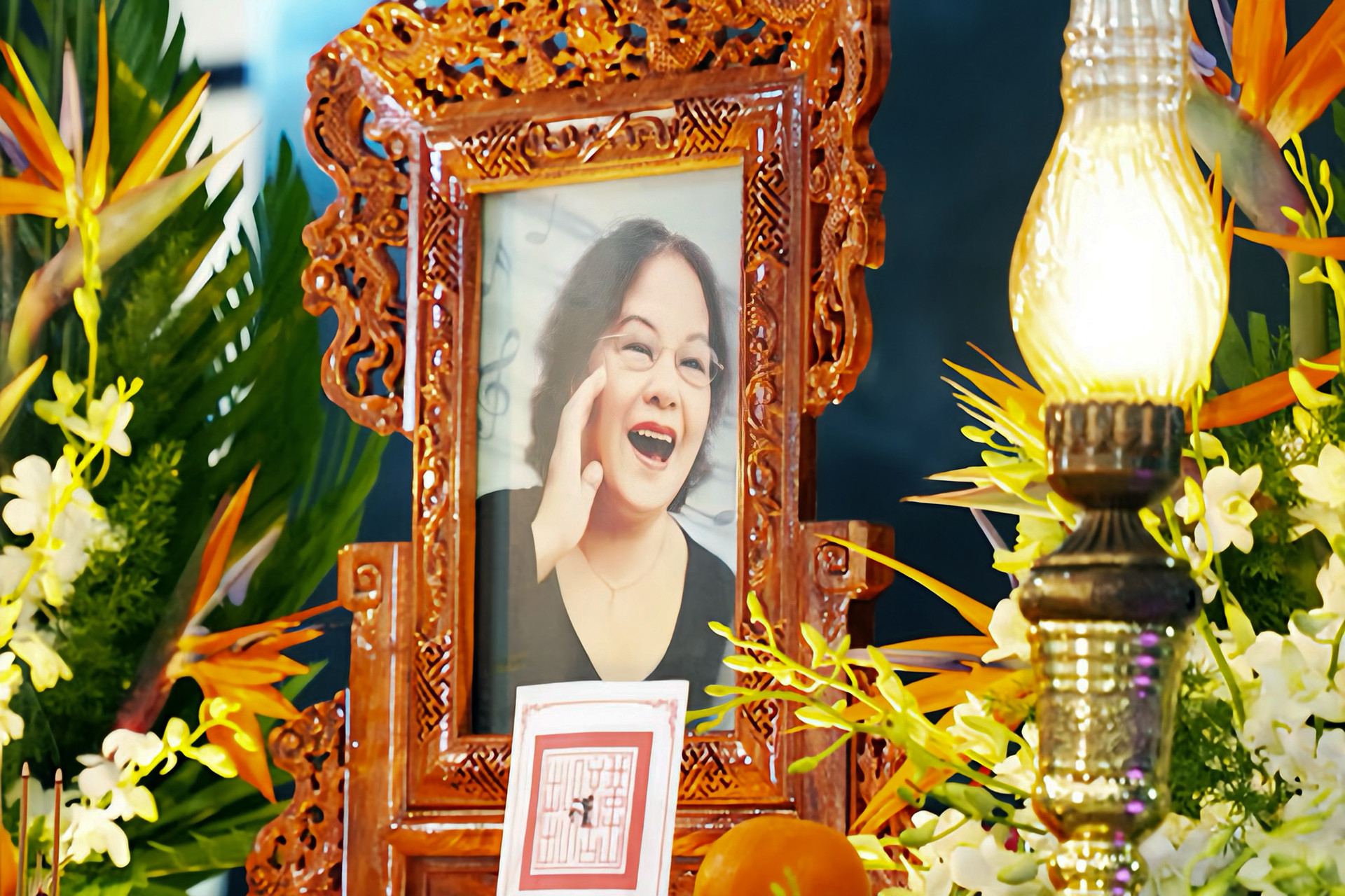 Tiễn đưa NSND Tường Vi “Cô gái vót chông” về nơi an nghỉ cuối cùng - ảnh 1