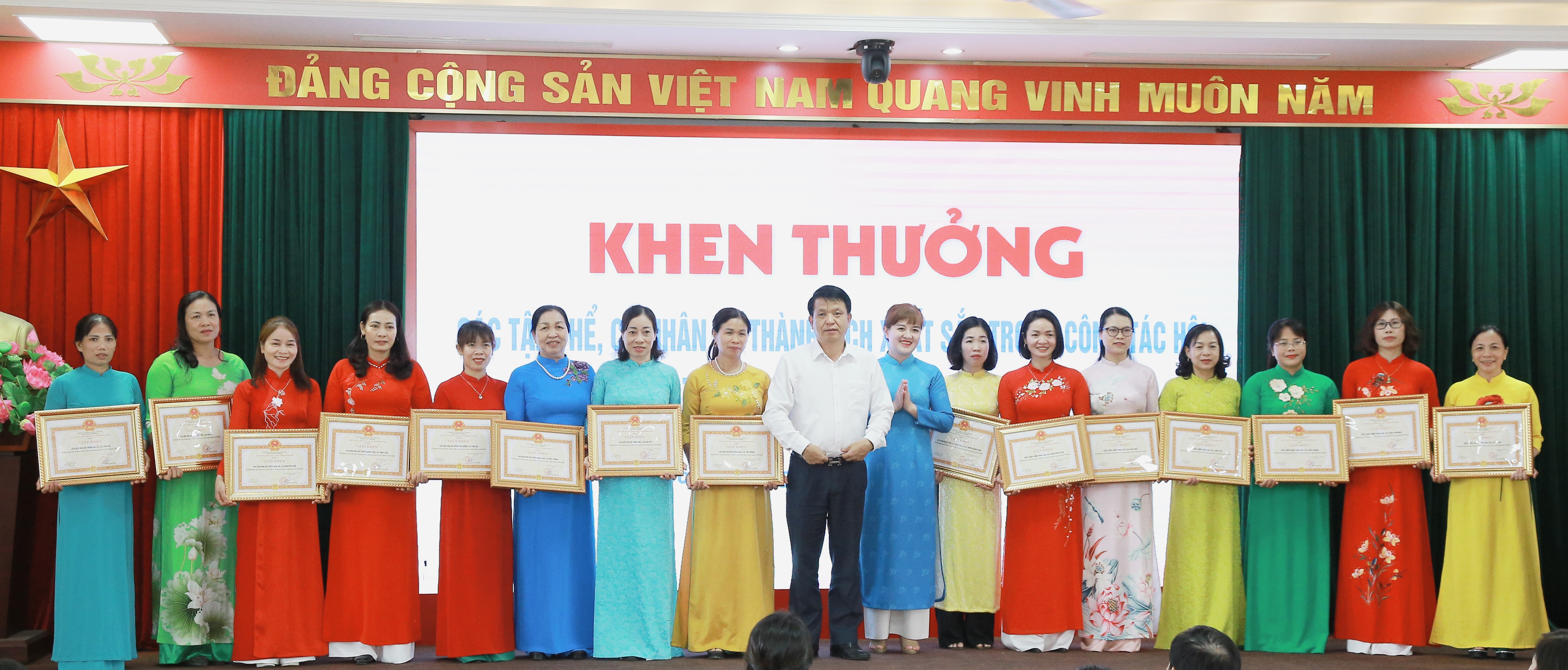 Hội LHPN huyện Đông Anh: Hoàn thành xuất sắc các chỉ tiêu trong nửa đầu nhiệm kỳ Đại hội - ảnh 5