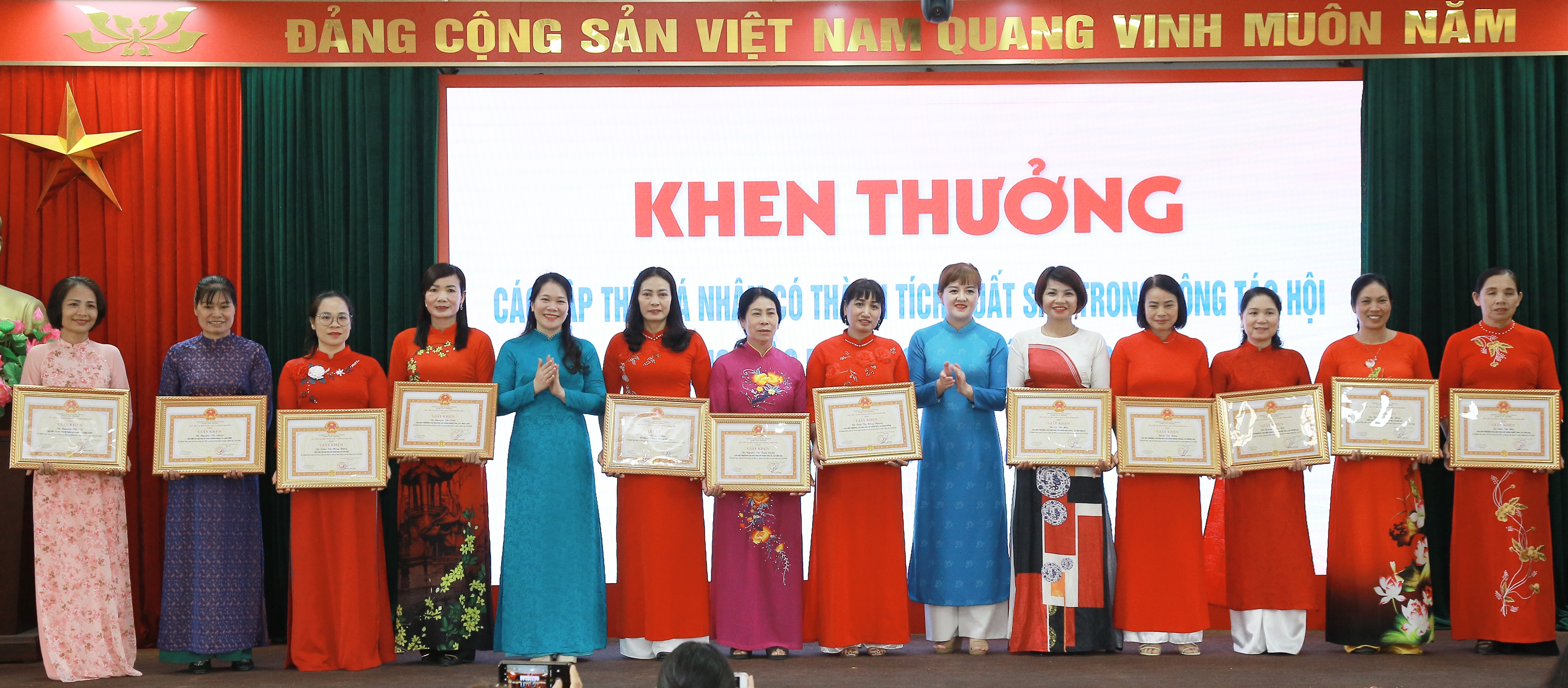 Hội LHPN huyện Đông Anh: Hoàn thành xuất sắc các chỉ tiêu trong nửa đầu nhiệm kỳ Đại hội - ảnh 2