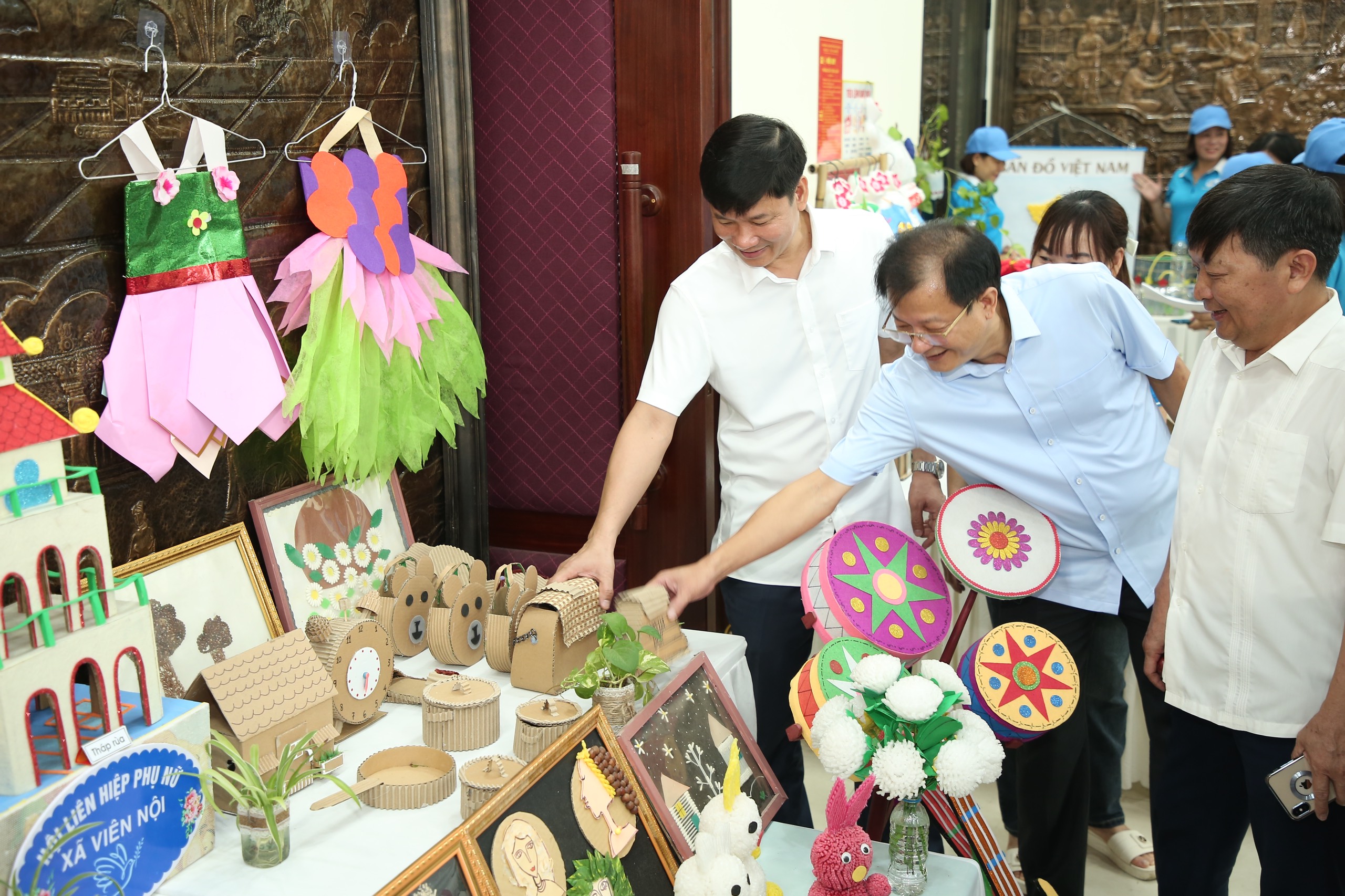 Hội LHPN huyện Ứng Hoà: Nhiều mô hình, cách làm hay hưởng ứng Ngày môi trường thế giới - ảnh 9