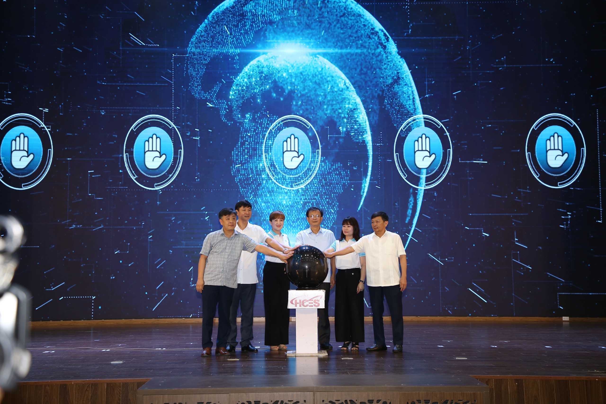 Hội LHPN huyện Ứng Hoà: Nhiều mô hình, cách làm hay hưởng ứng Ngày môi trường thế giới - ảnh 1