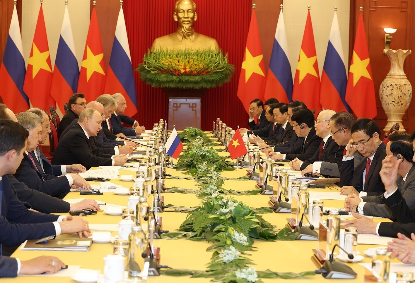 Tổng thống Nga Putin kết thúc tốt đẹp chuyến thăm cấp Nhà nước tới Việt Nam - ảnh 2