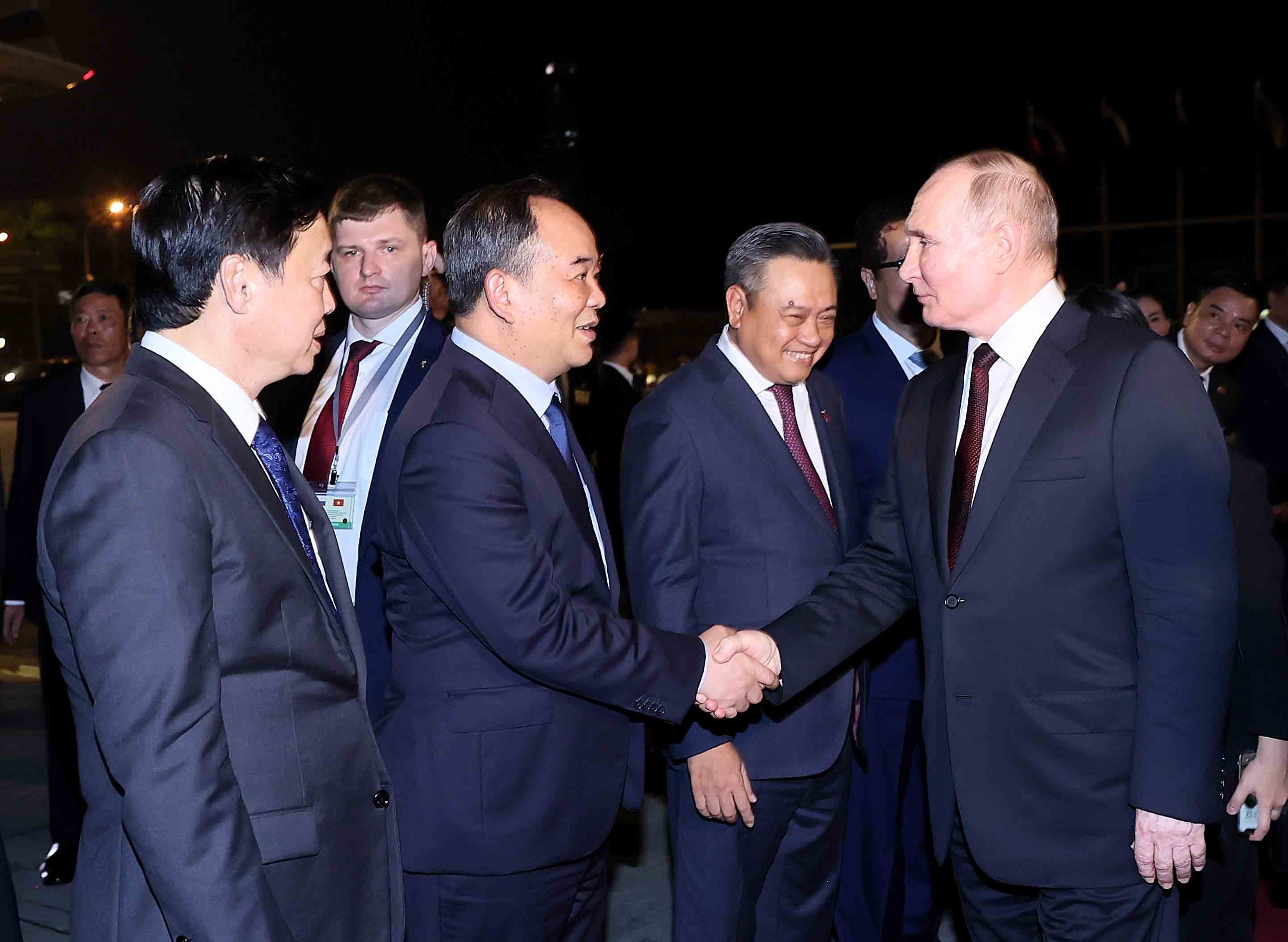 Tổng thống Nga Putin kết thúc tốt đẹp chuyến thăm cấp Nhà nước tới Việt Nam - ảnh 4