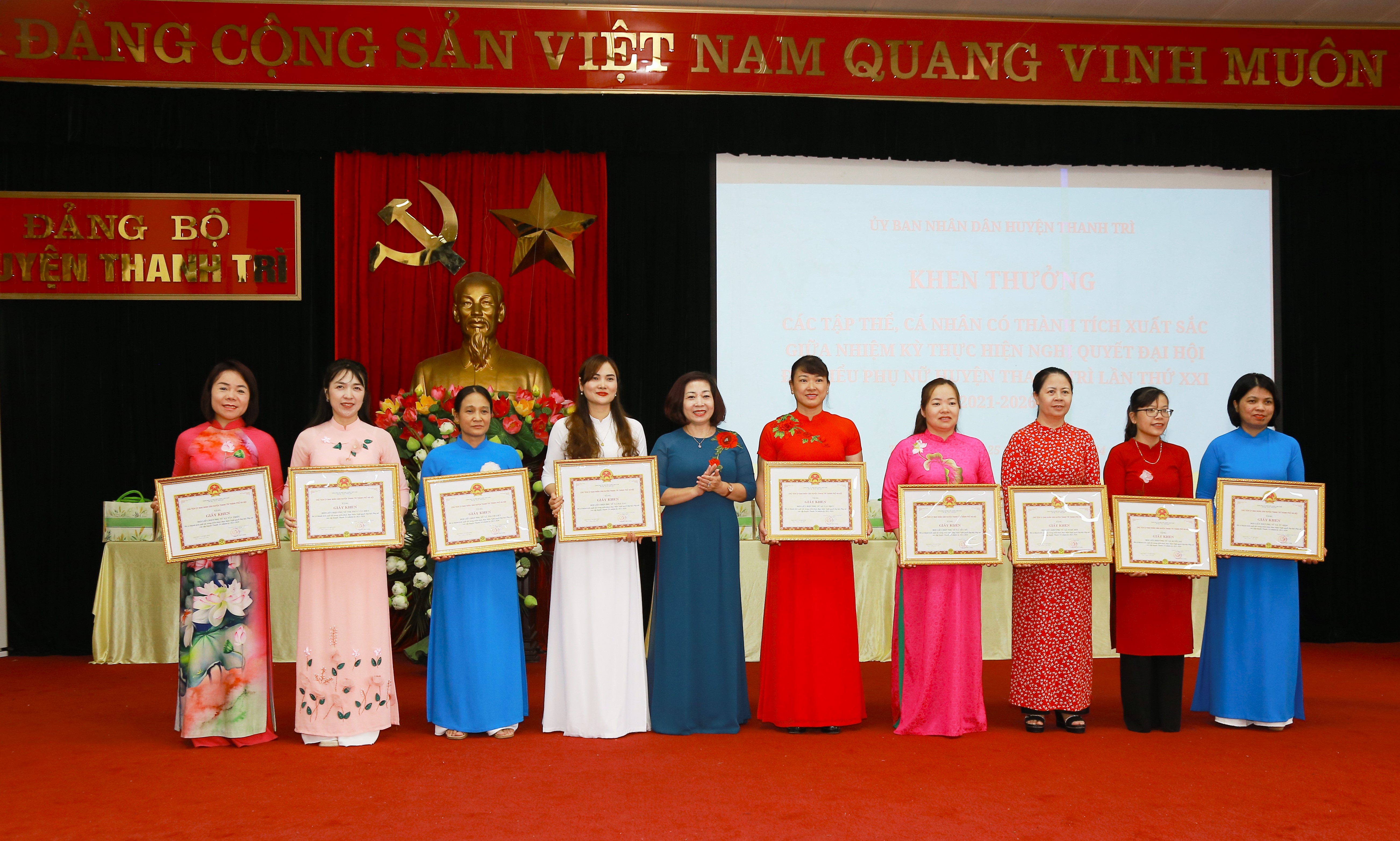 Hội LHPN huyện Thanh Trì: Sôi nổi hoạt động gắn kết yêu thương các thành viên trong gia đình - ảnh 5