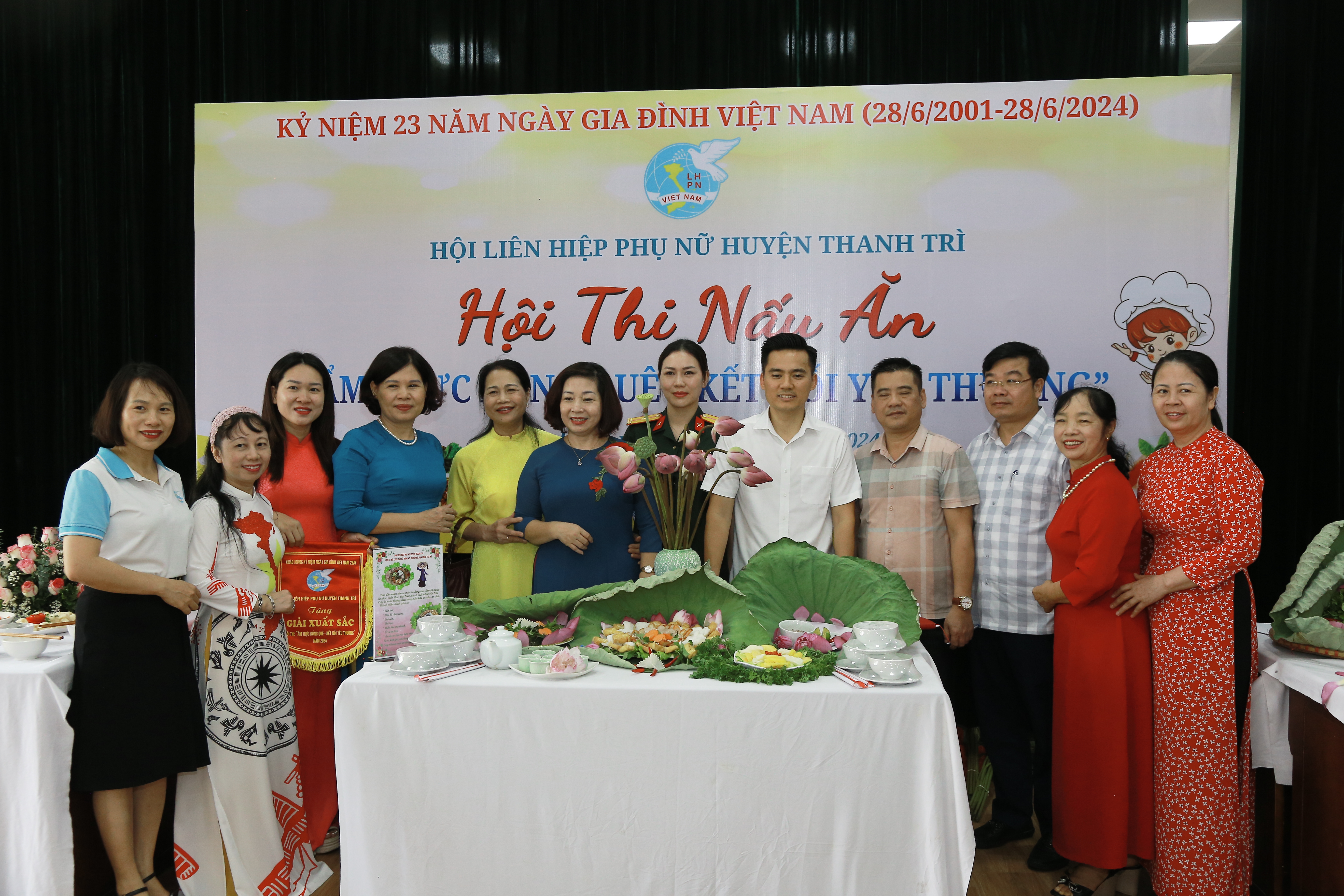 Hội LHPN huyện Thanh Trì: Sôi nổi hoạt động gắn kết yêu thương các thành viên trong gia đình - ảnh 14