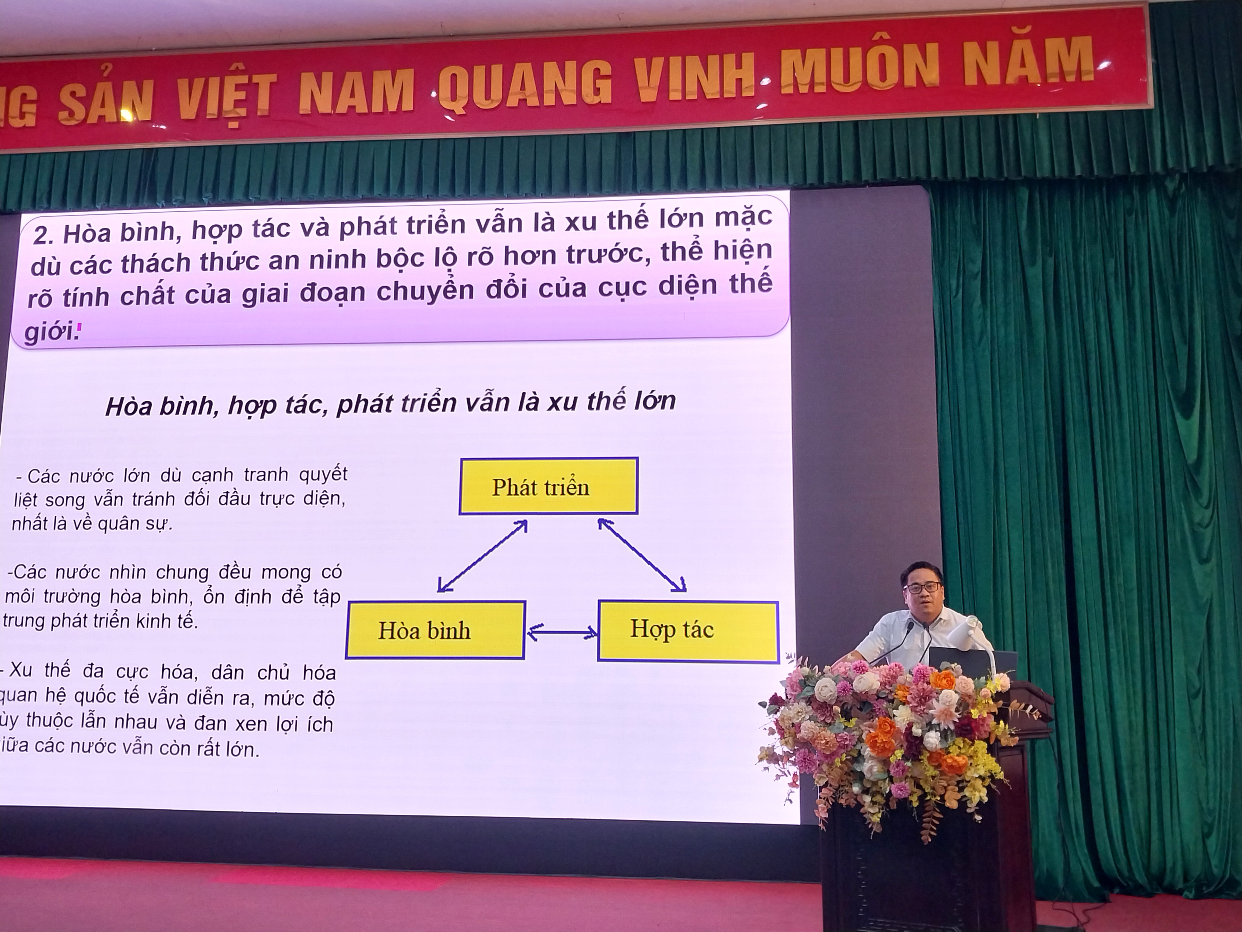 Hà Nội: Tuyên truyền cho cán bộ, người dân về chính sách đối ngoại của Đảng và Nhà nước trong tình hình mới - ảnh 3