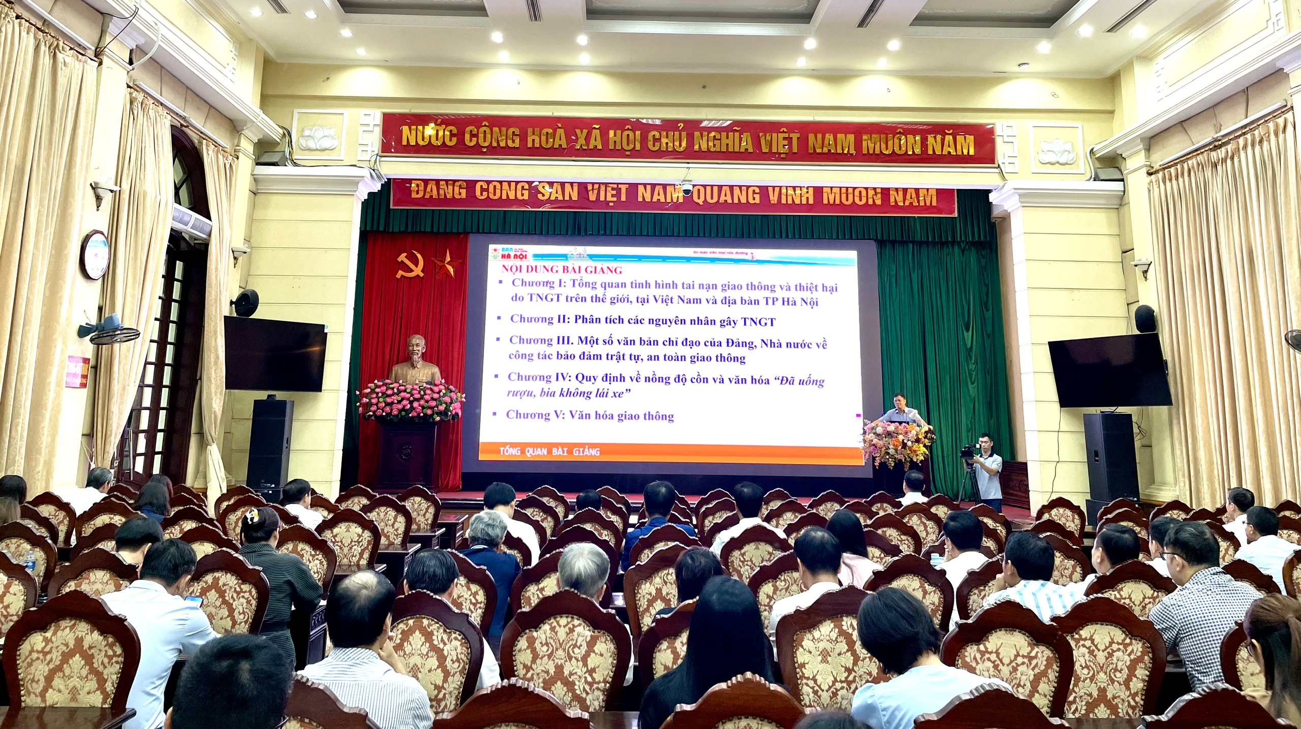 Hà Nội: Tuyên truyền cho cán bộ, người dân về chính sách đối ngoại của Đảng và Nhà nước trong tình hình mới - ảnh 1