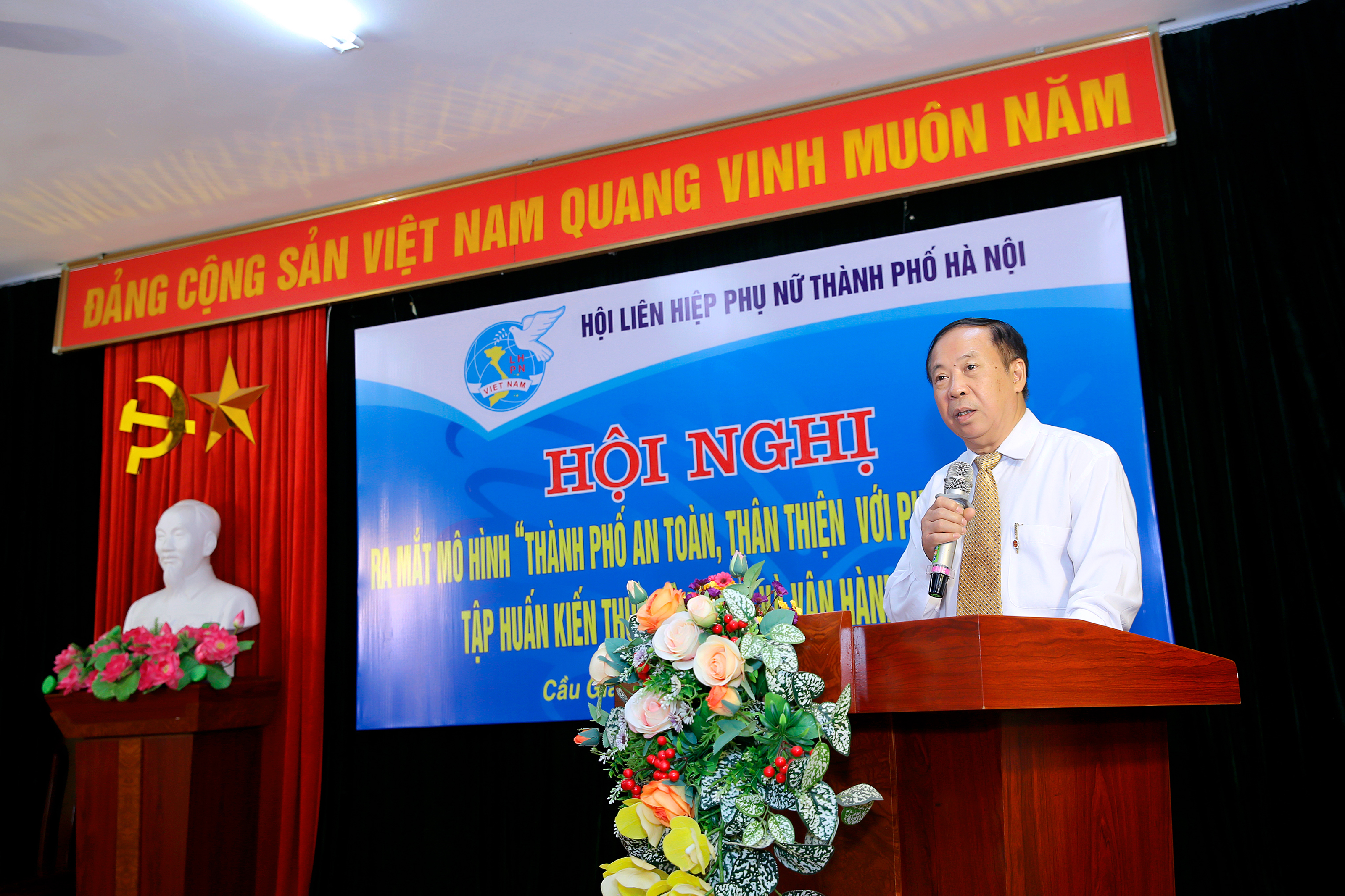 Ra mắt mô hình “Thành phố an toàn thân thiện với phụ nữ trẻ em” tại phường Dịch Vọng Hậu - ảnh 8
