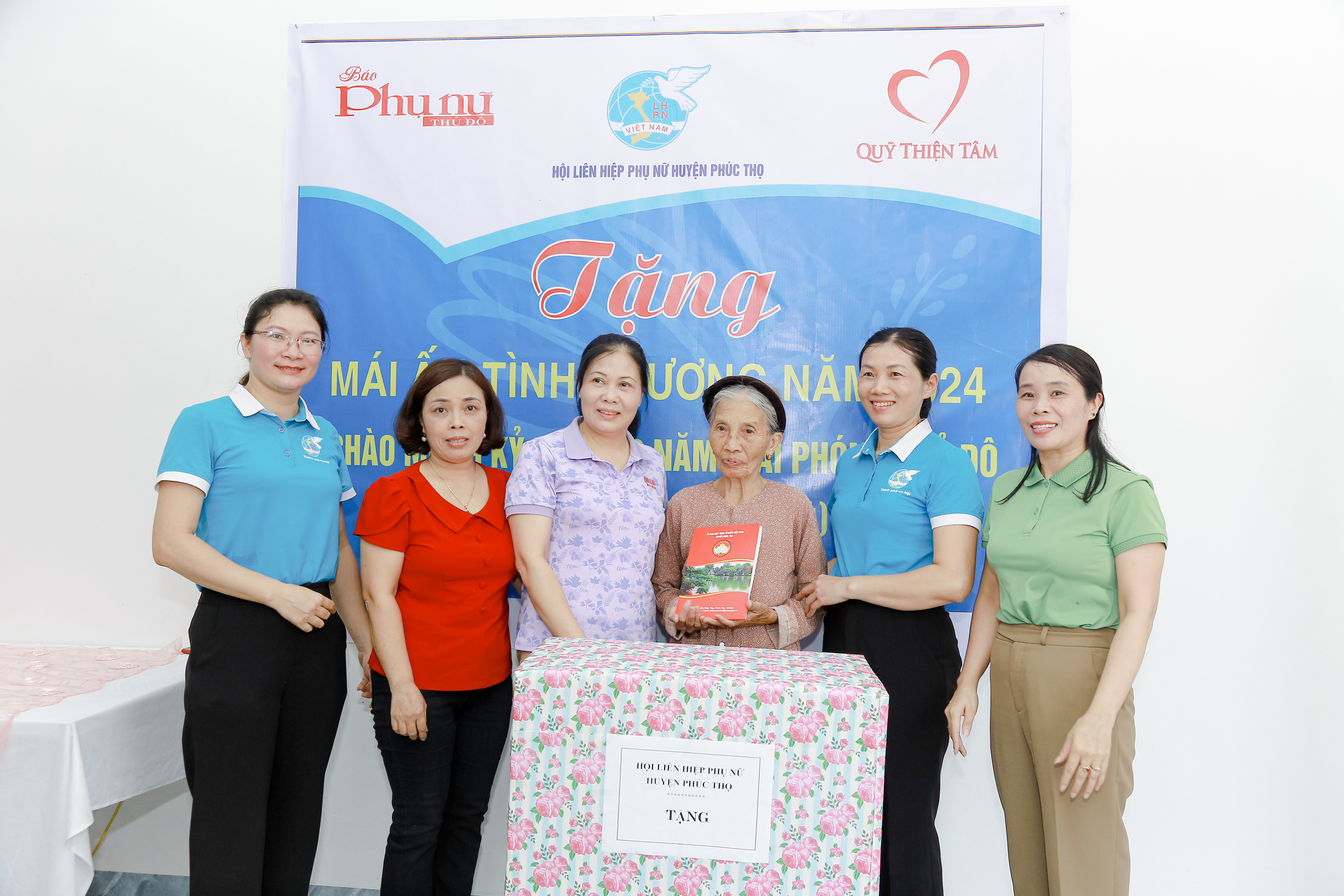 Phúc Thọ: Bàn giao “Mái ấm tình thương” cho hội viên phụ nữ khó khăn - ảnh 6