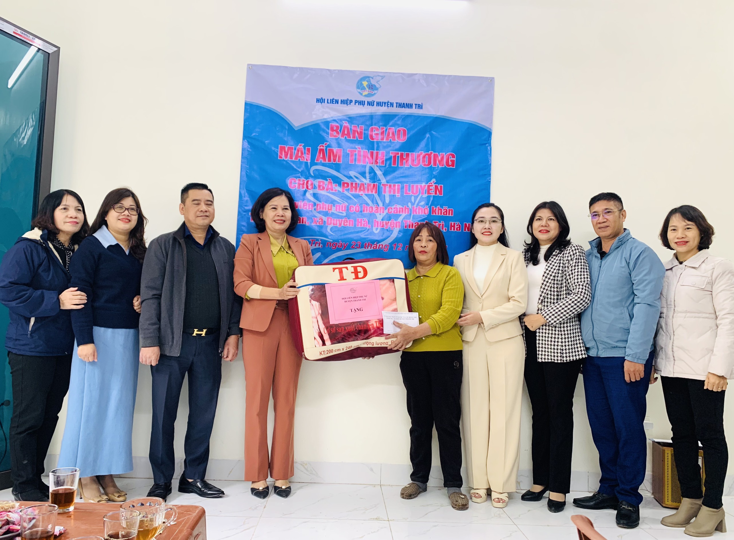 Phụ nữ Thanh Trì bàn giao “Mái ấm tình thương” cho hội viên khó khăn xã Duyên Hà - ảnh 2