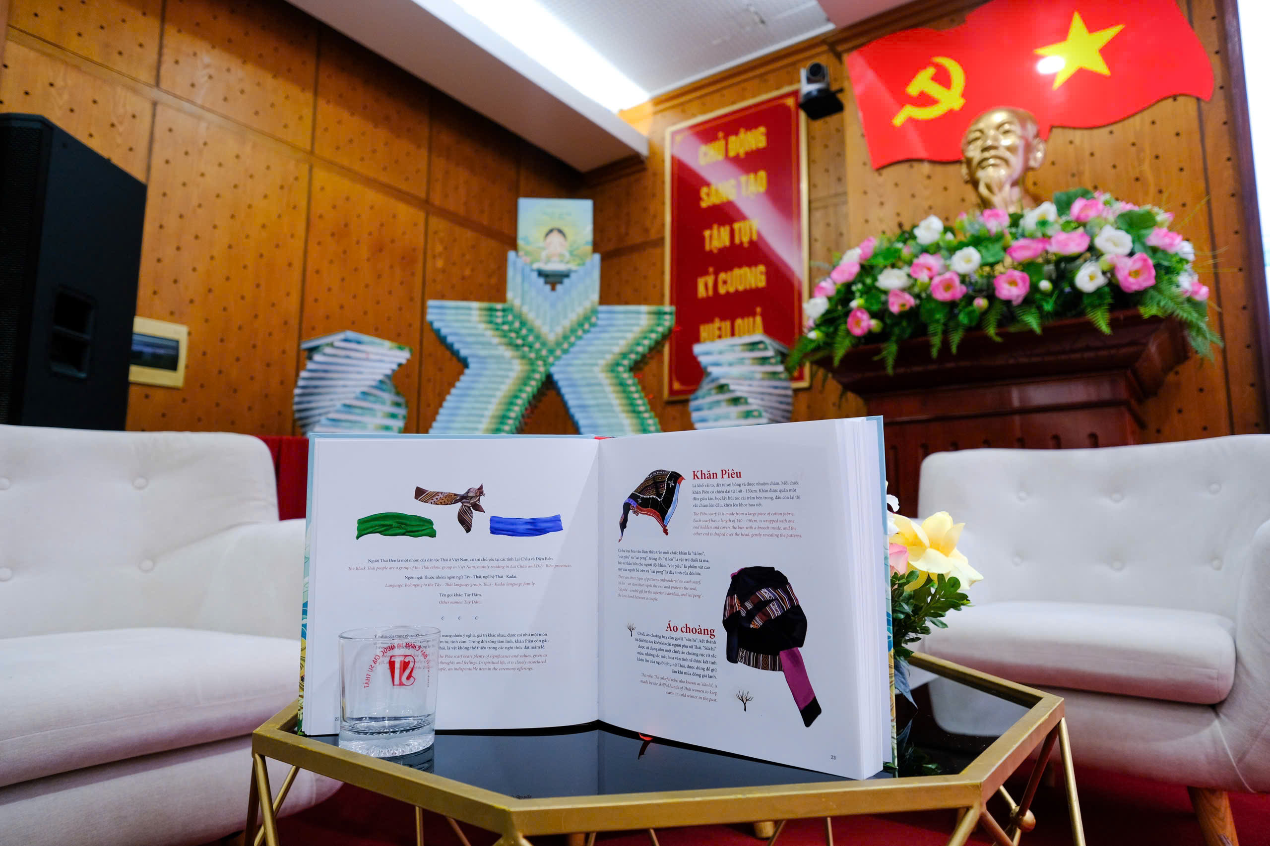 Trang phục phụ nữ các dân tộc Việt Nam dưới góc nhìn thế hệ trẻ - ảnh 3