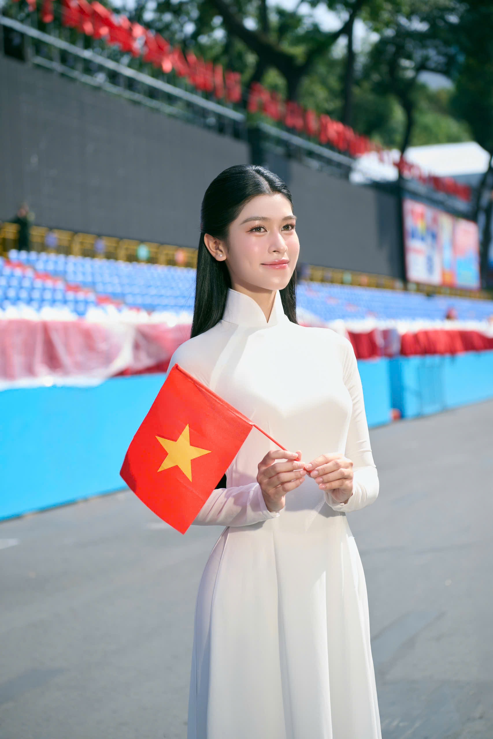 Không chỉ sắc đẹp mà còn là trí tuệ lãnh đạo - ảnh 2