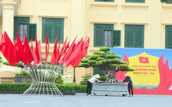 Xã Phúc Thọ khẩn trương, tích cực chuẩn bị công tác chào mừng Đại hội Đảng bộ xã nhiệm kỳ 2025-2030 - ảnh 1