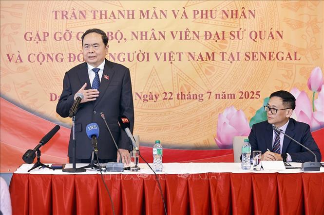 Chủ tịch Quốc hội Trần Thanh Mẫn gặp gỡ cộng đồng người Việt Nam tại Senegal - ảnh 1