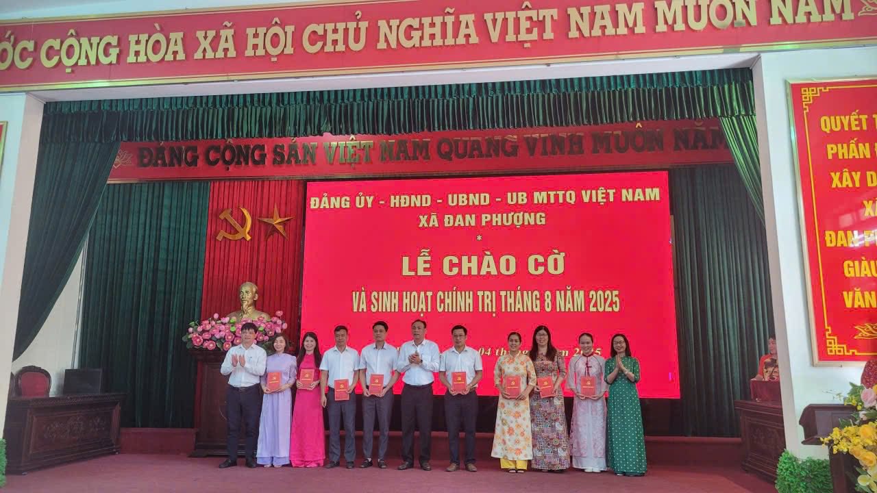 Xã Đan Phượng tổ chức Lễ chào cờ và sinh hoạt chính trị tháng 8/2025 - ảnh 3