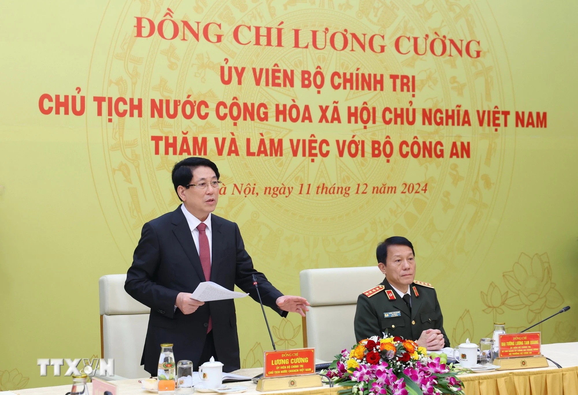 80 năm Công an nhân dân Việt Nam cùng toàn dân trong sự nghiệp xây dựng và bảo vệ Tổ quốc - ảnh 2
