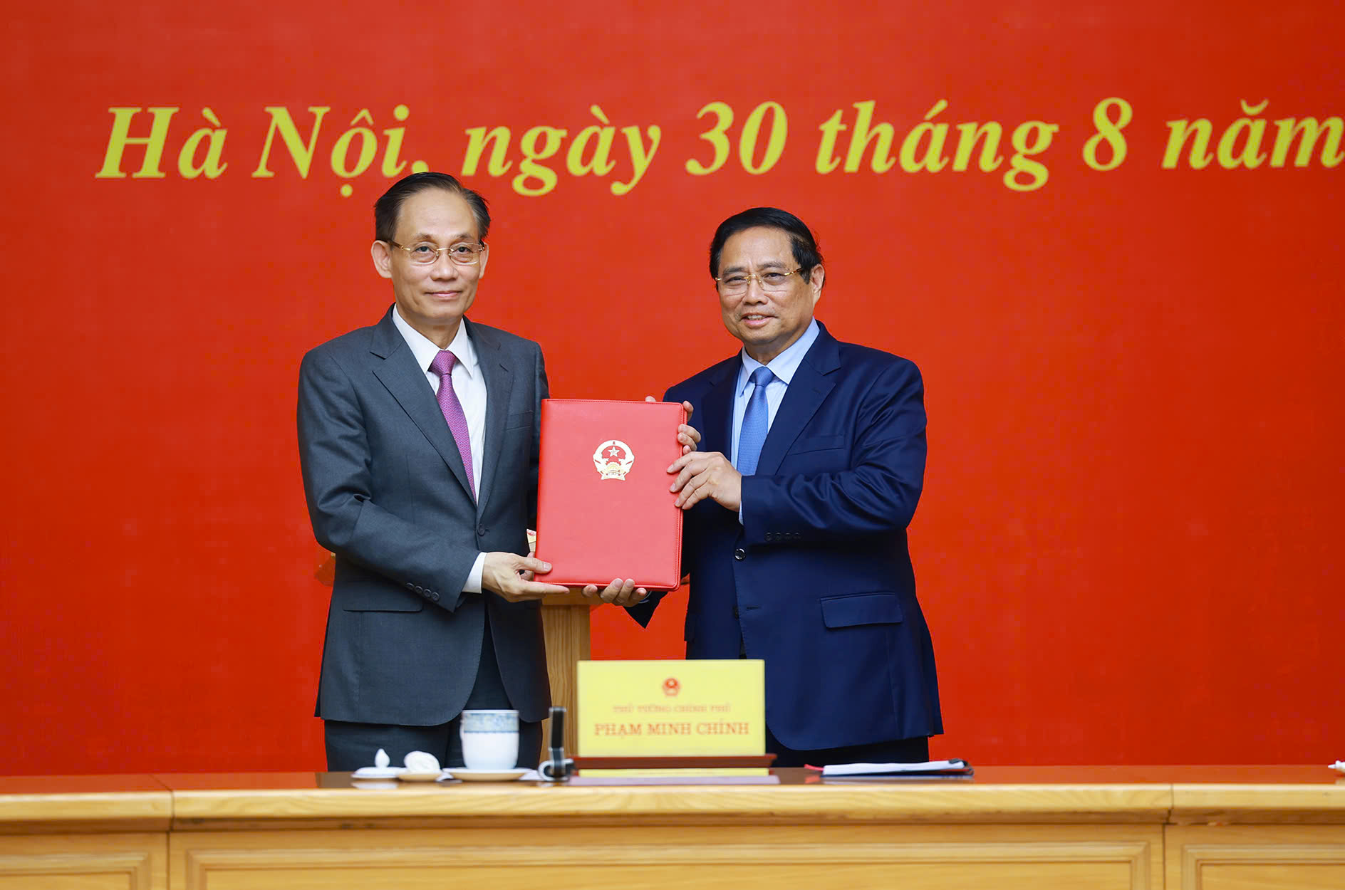 Thủ tướng Phạm Minh Chính trao quyết định giao quyền Bộ trưởng Bộ Ngoại giao - ảnh 1